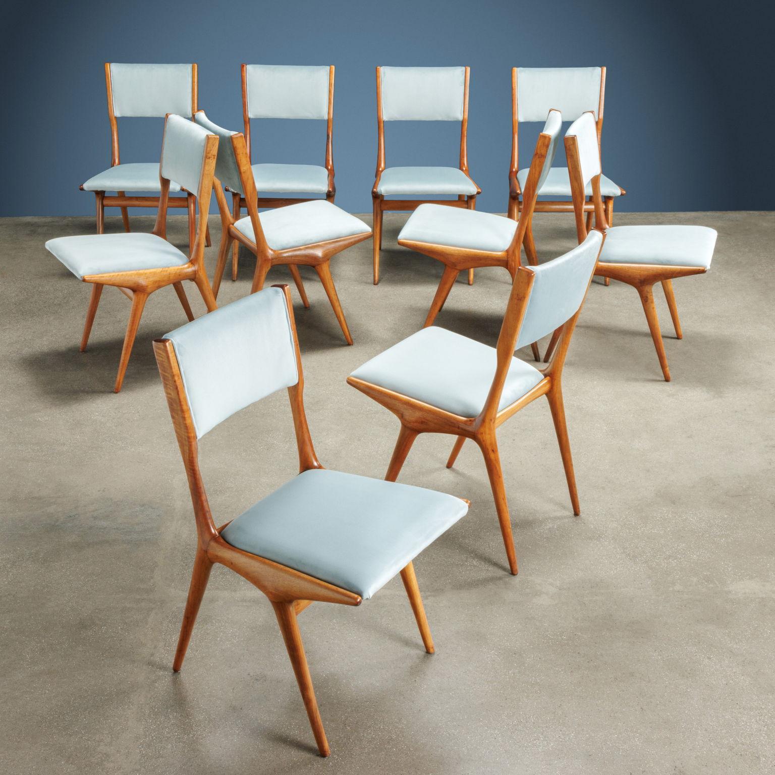 Ten chairs model 