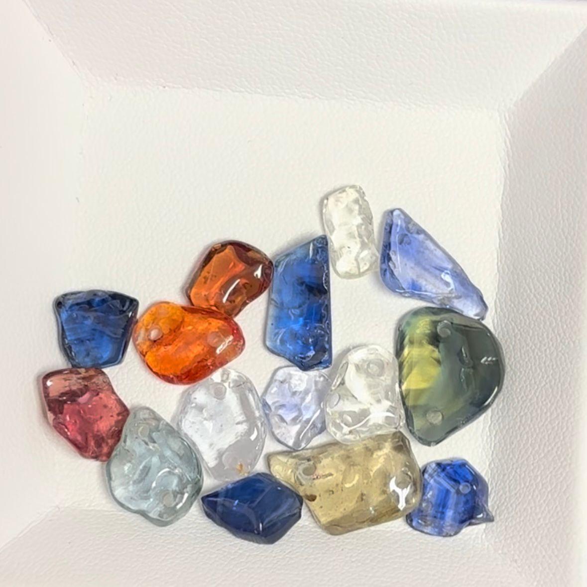 Lot de gobelets en saphirs multicolores 63,44 carats Neuf - En vente à Bangkok, TH