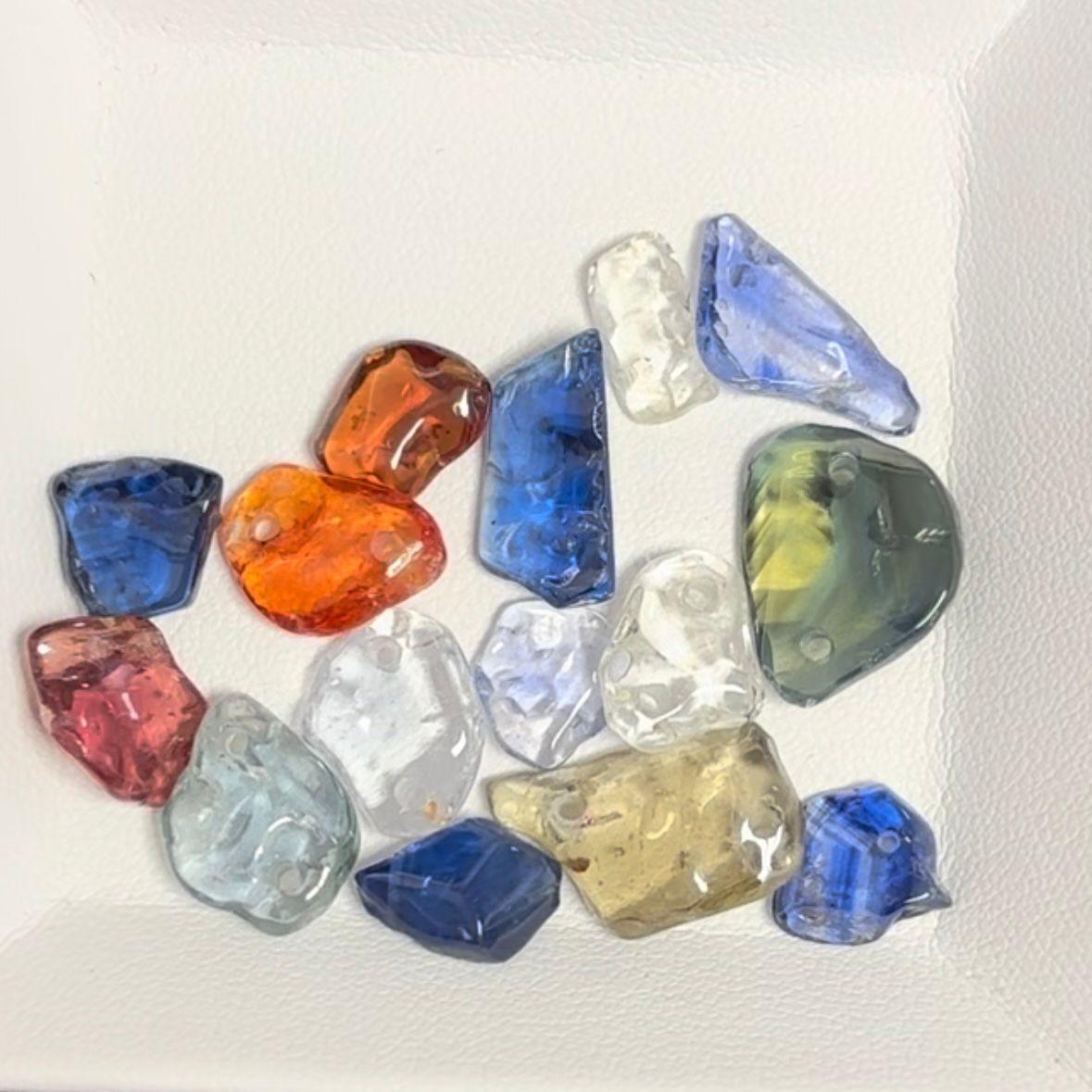 Lot de gobelets en saphirs multicolores 63,44 carats en vente 1