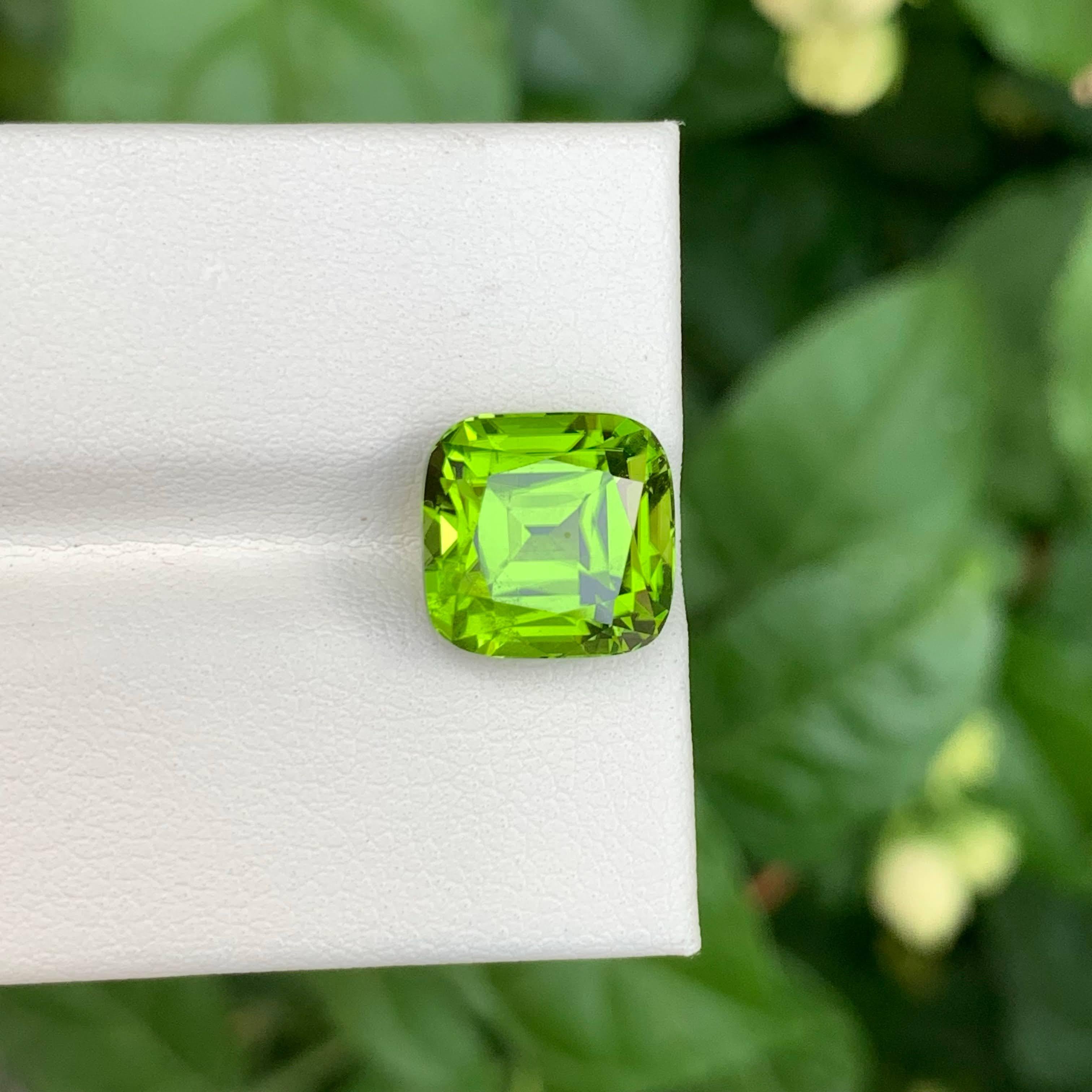 6.35 Carat Loose Apple Green Peridot Cushion Cut Natural Pakistani Gemstone For Sale 5