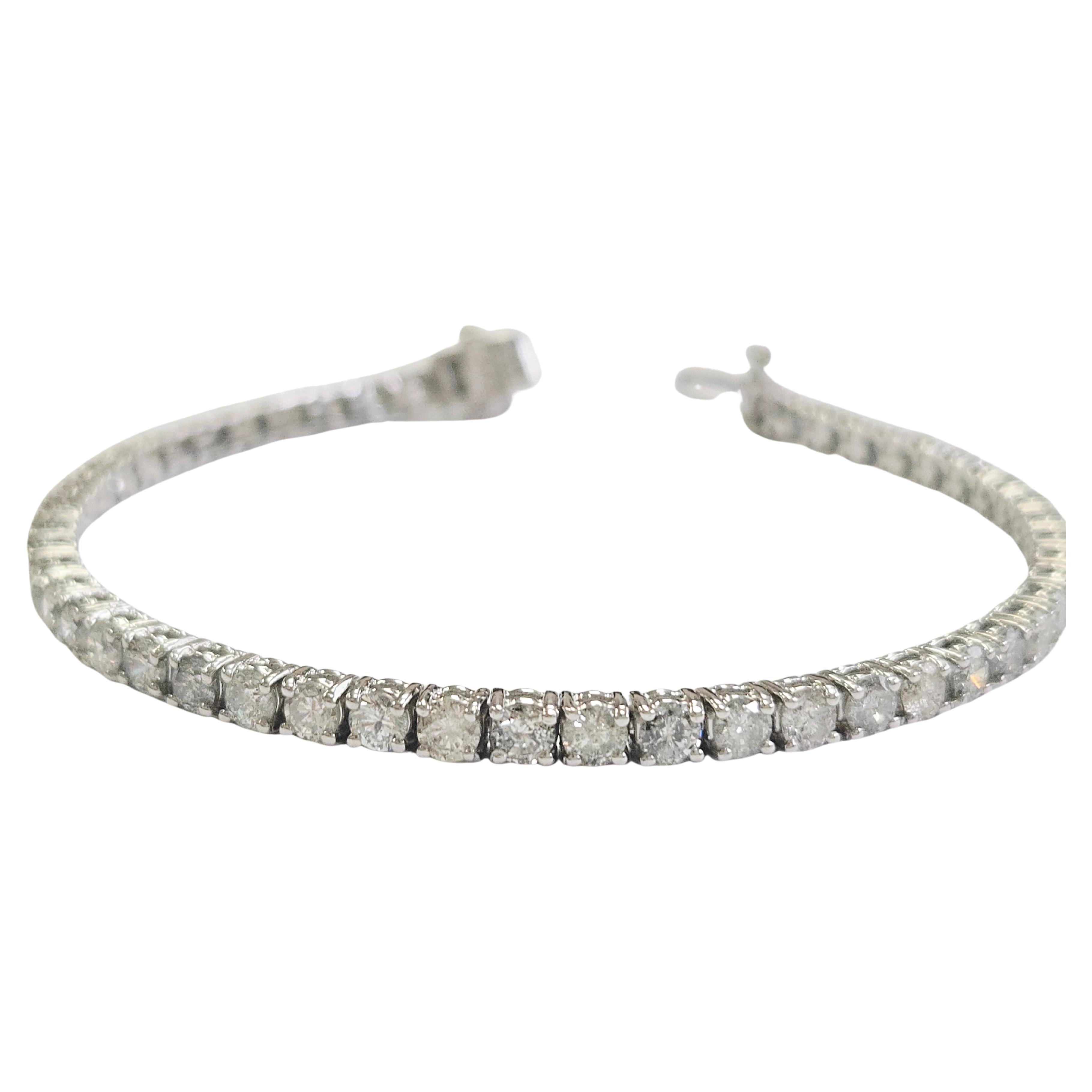 Tennisarmband aus 14 Karat Weißgold mit 6,35 Karat natürlichen Diamanten
