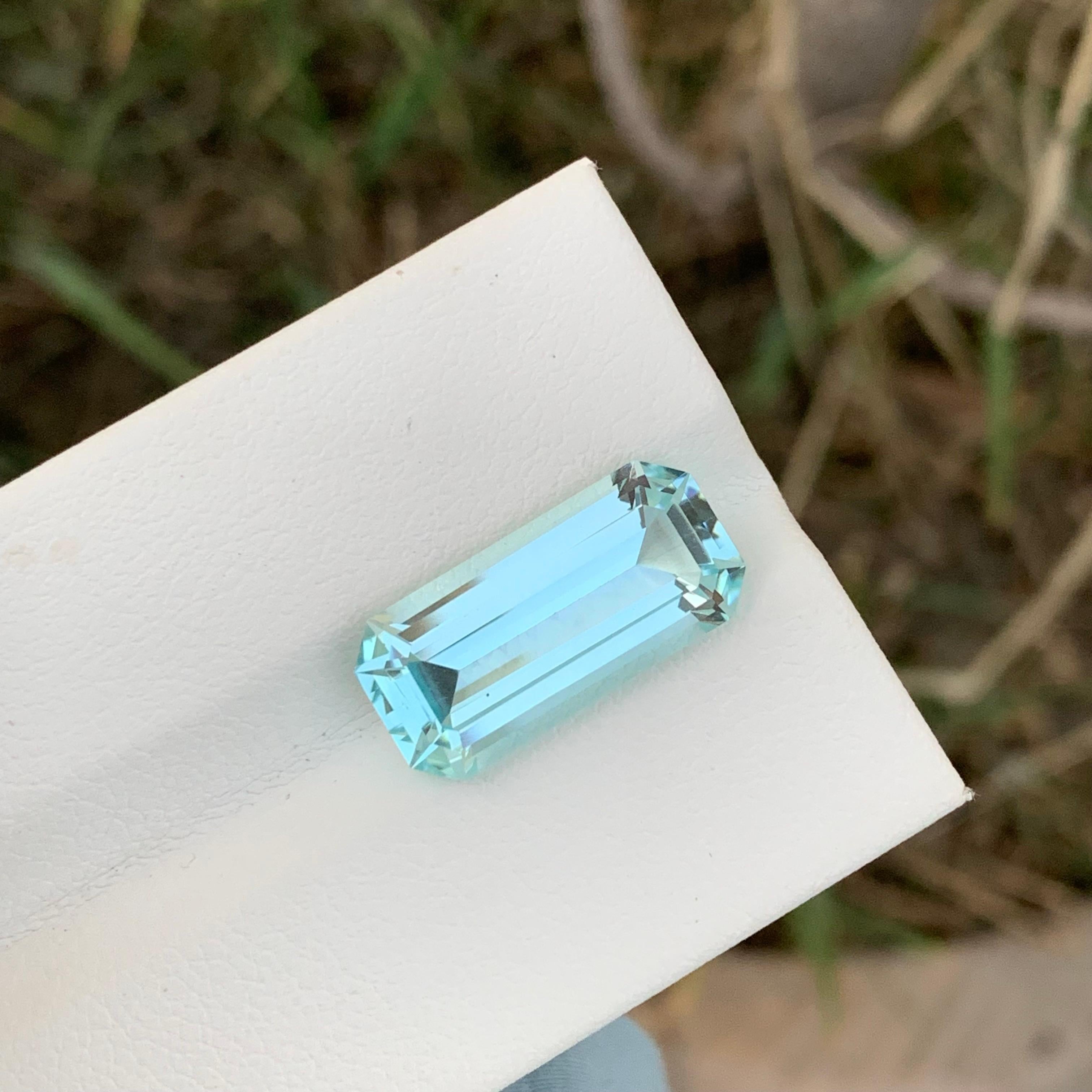 6.35 Carat Natural Loose Aquamarine Emerald Shape Gem For Necklace Jewellery In New Condition For Sale In Peshawar, PK