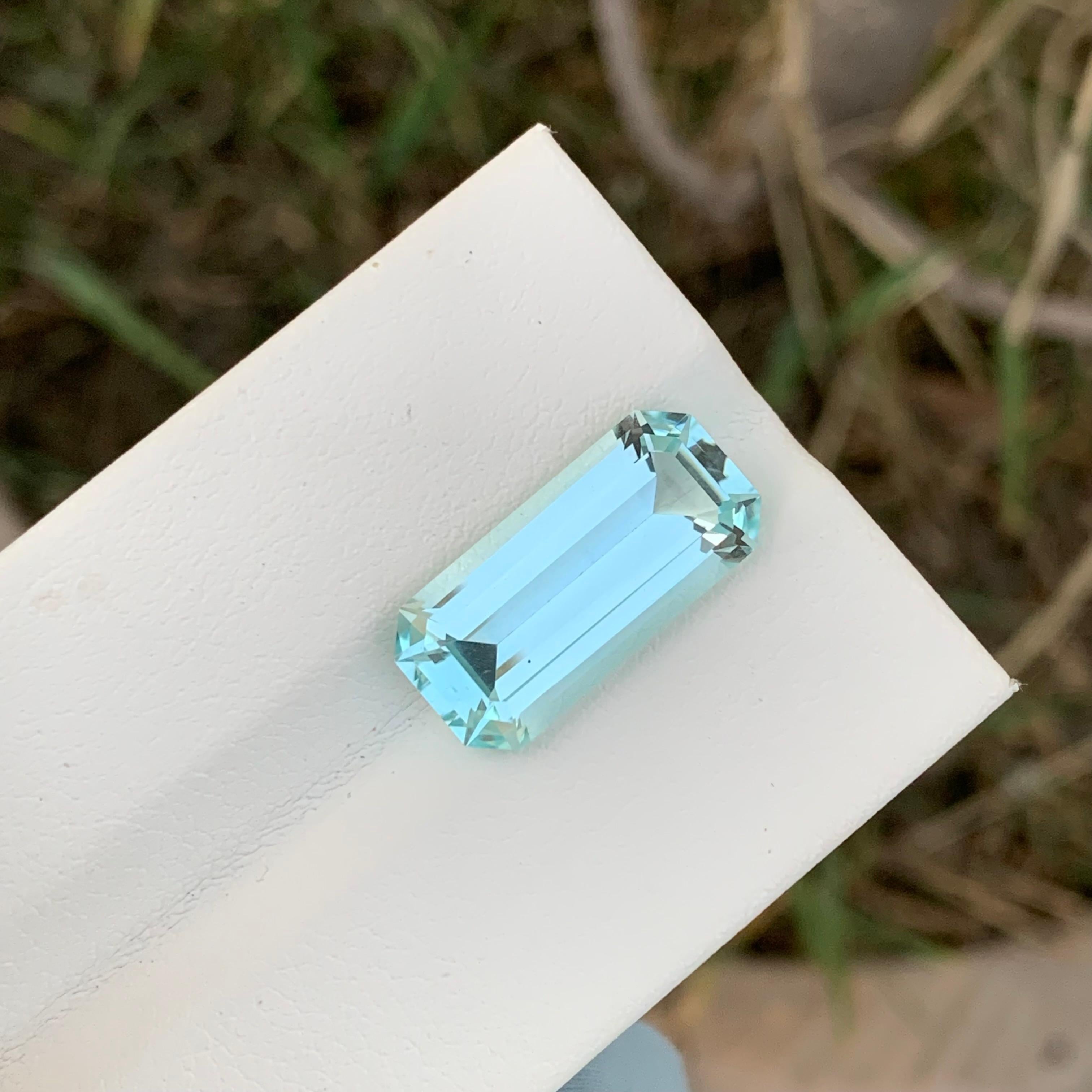 6.35 Carat Natural Loose Aquamarine Emerald Shape Gem For Necklace Jewellery For Sale 1