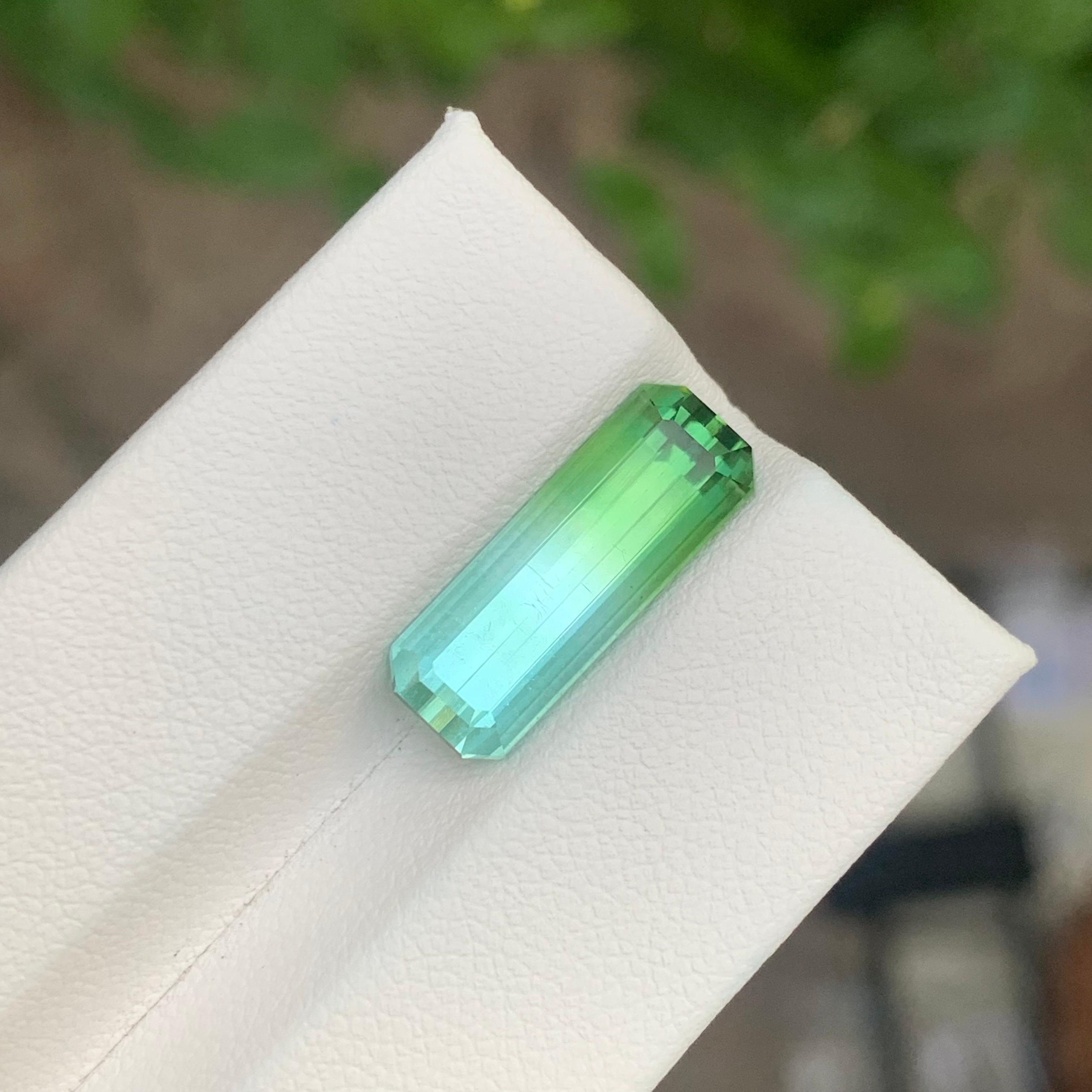 6.35 Karat natürlicher loser zweifarbiger Turmalin in Smaragdform Edelstein für Damen oder Herren im Angebot