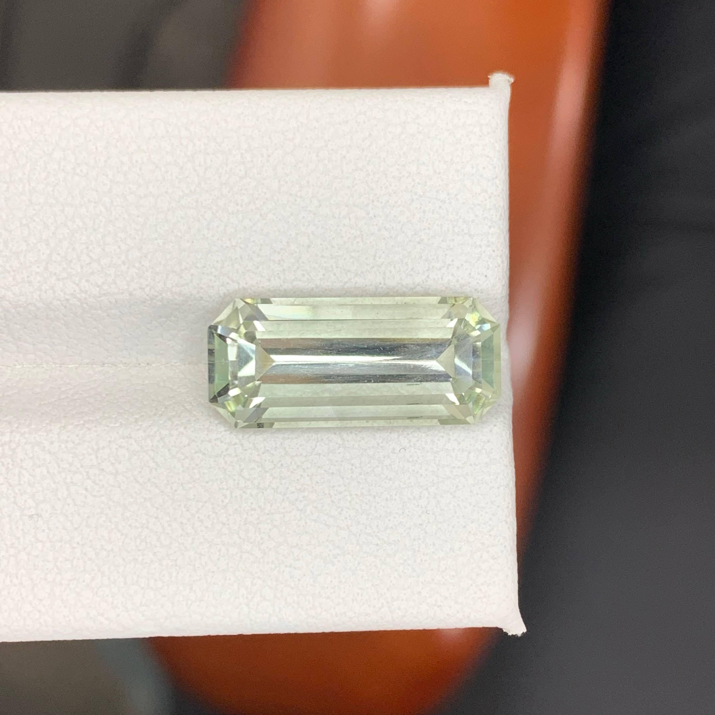 6.35 Carat Natural Loose Greenish Amethyst Stone Emerald Cut African Gemstone en venta 1