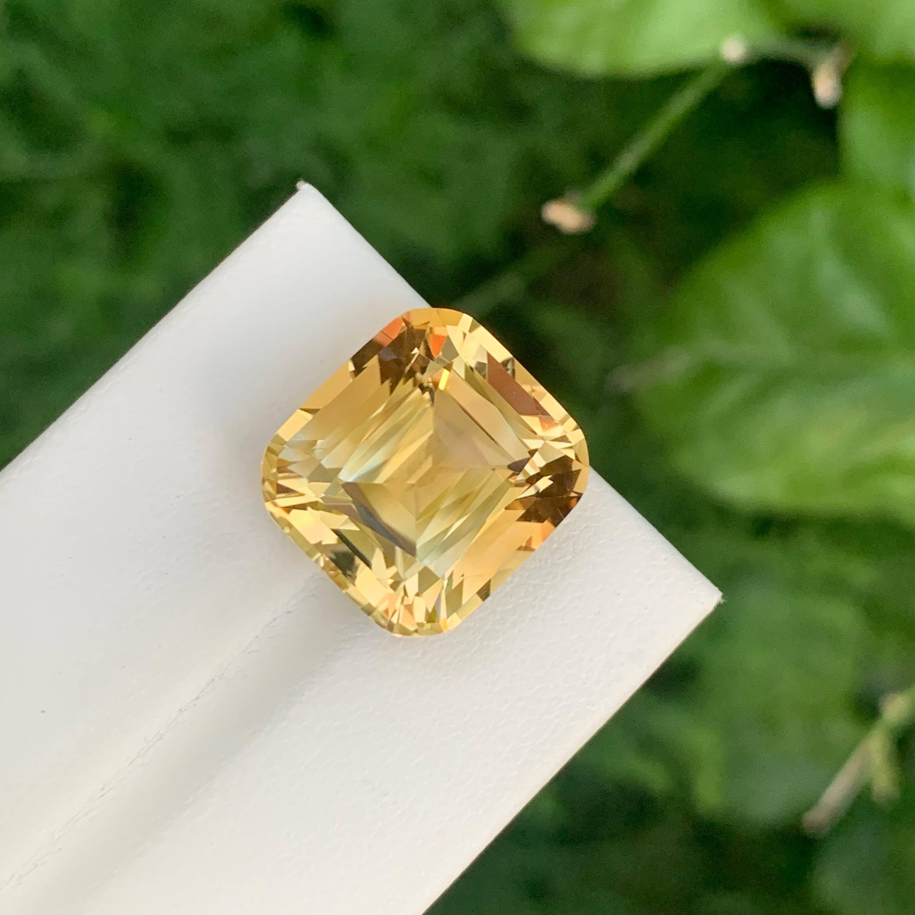 Moderno 6,35 Carati Nature Sciolto Giallo Oro Citrino Taglio Cuscino Gemma Brasiliana in vendita