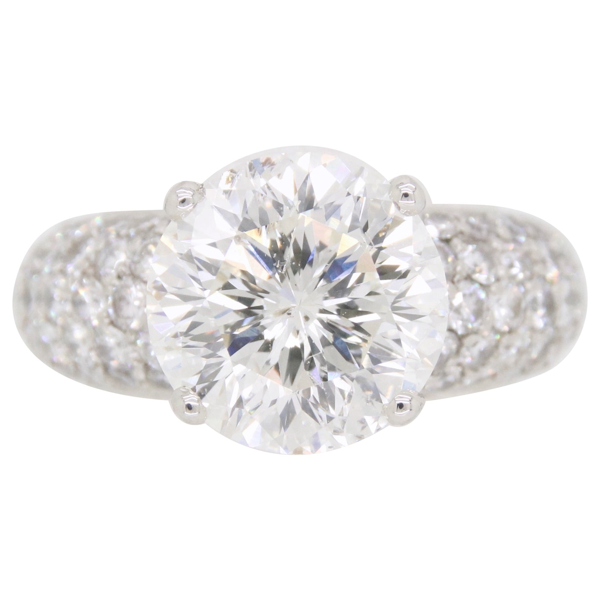 6,35CTW Diamantring aus Platin mit einem 4,55CT Star 129 Diamant in der Mitte