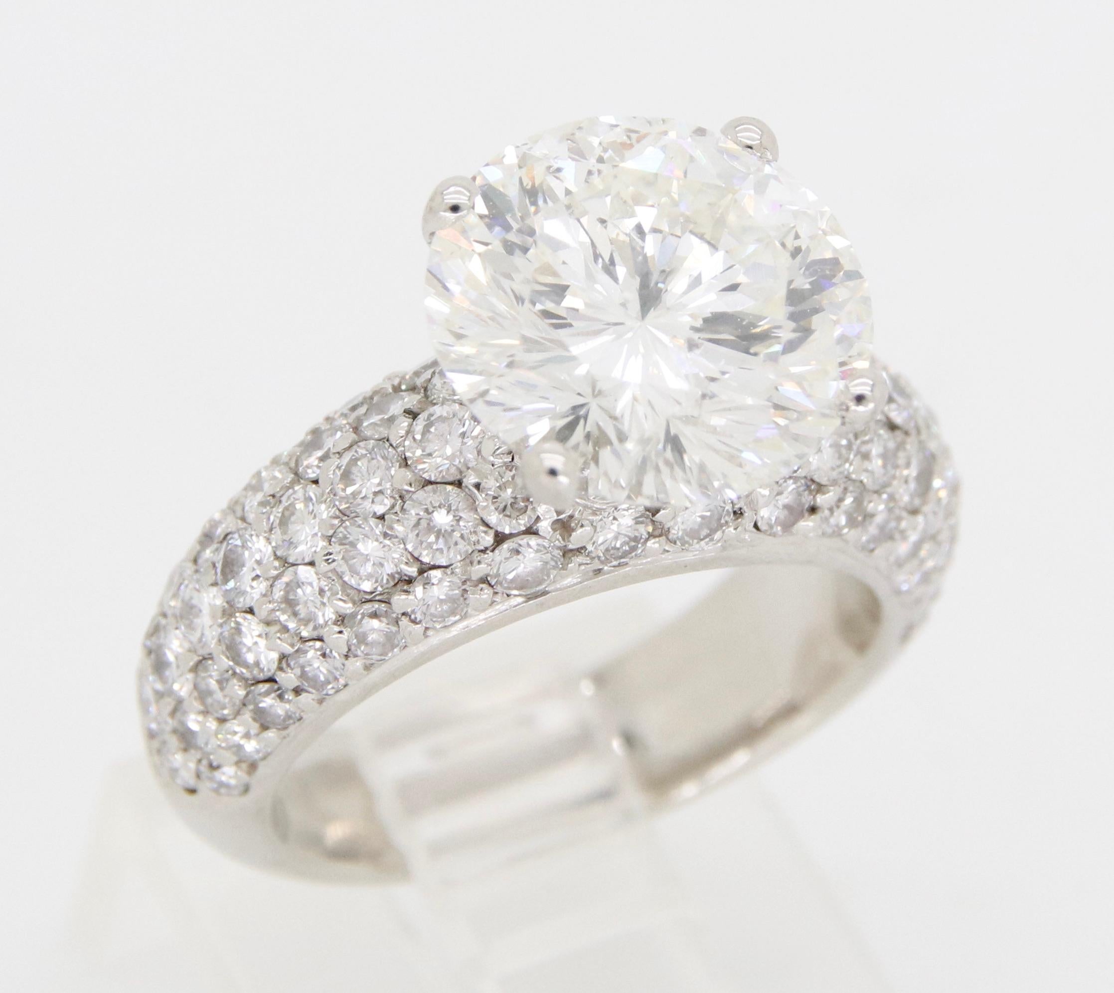 6,35CTW Diamantring aus Platin mit einem 4,55CT Star 129 Diamant in der Mitte für Damen oder Herren