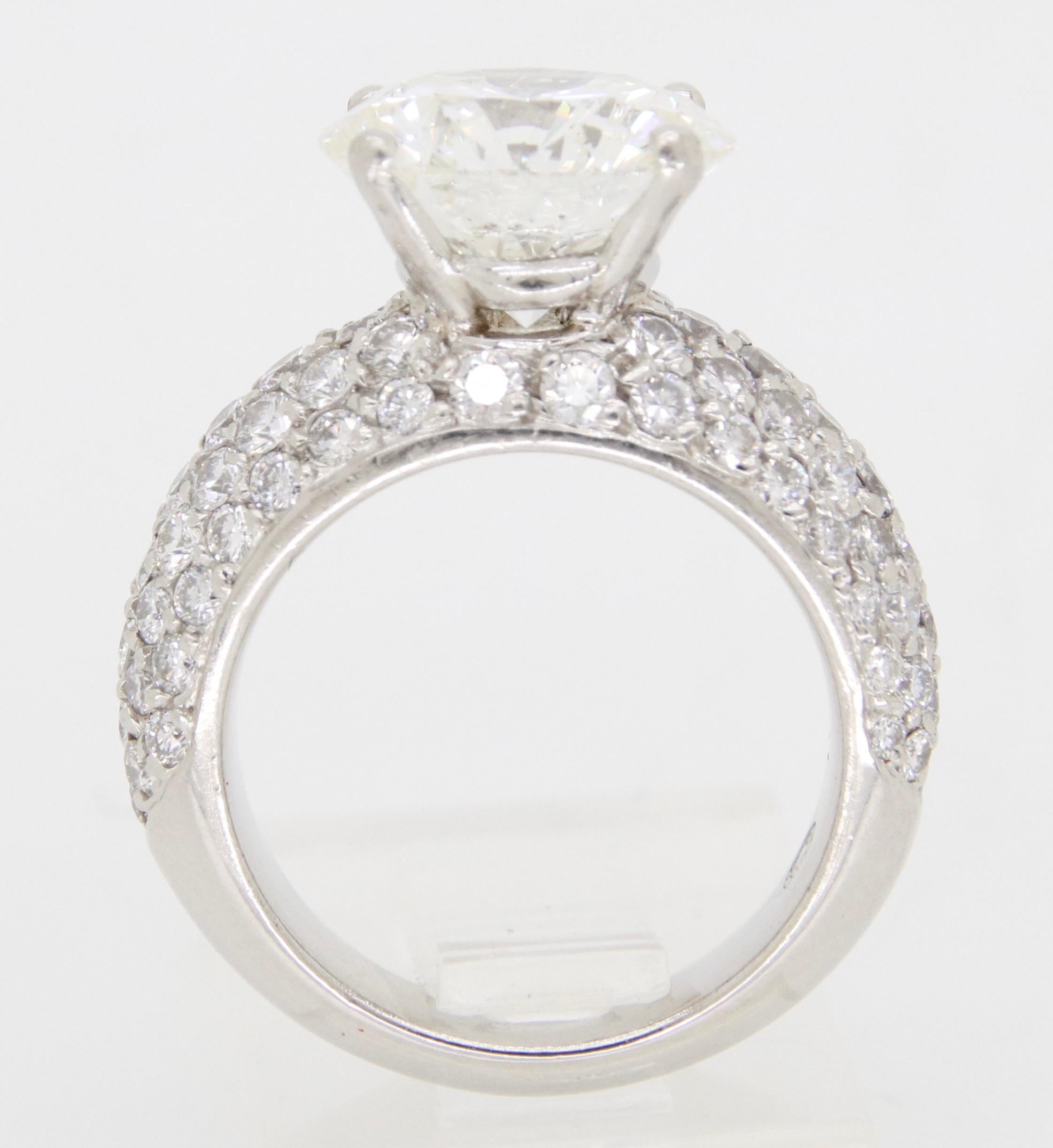6,35CTW Diamantring aus Platin mit einem 4,55CT Star 129 Diamant in der Mitte 1