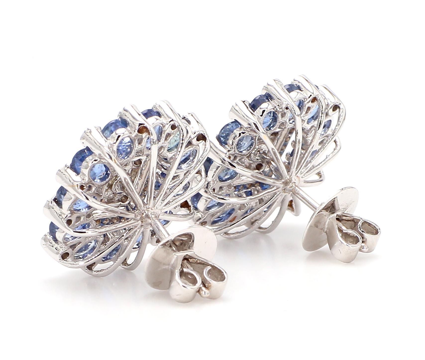 Moderne Clous en or 18 carats avec saphir bleu de 6,36 carats et diamants de 1,08 carat en vente