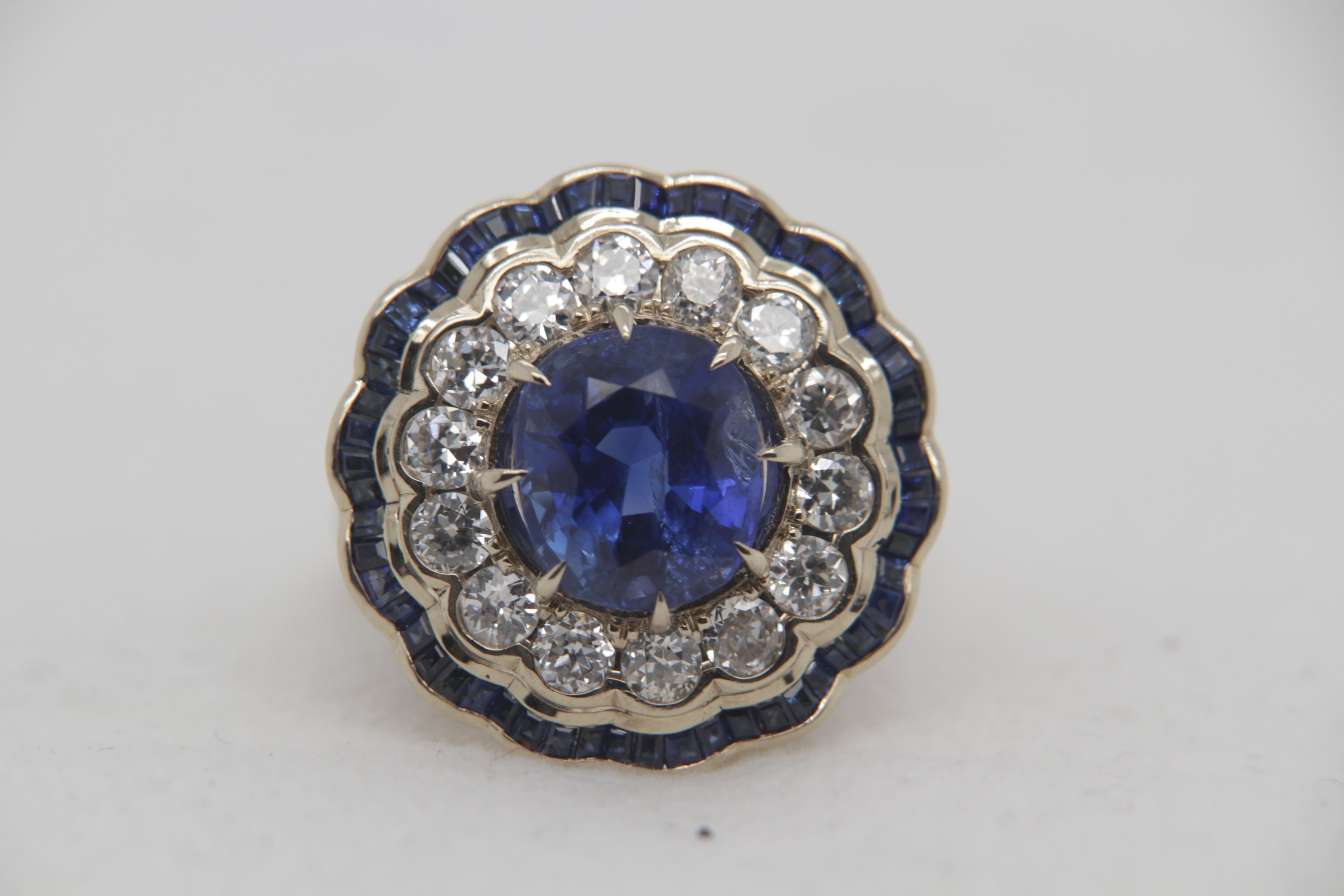 Women's or Men's 6.36 Carat Blue Sapphire and Diamond Ring in 18 Karat Gold