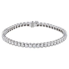 Bracelet de tennis en or blanc serti de diamants semi-bijoux de 6,36 carats
