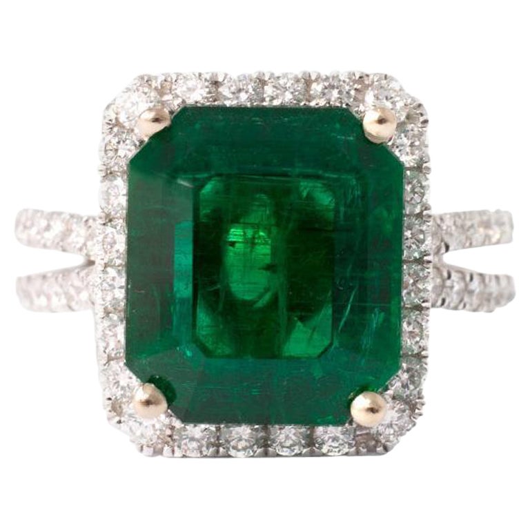 6,37 Karat Smaragd-Diamantring ()