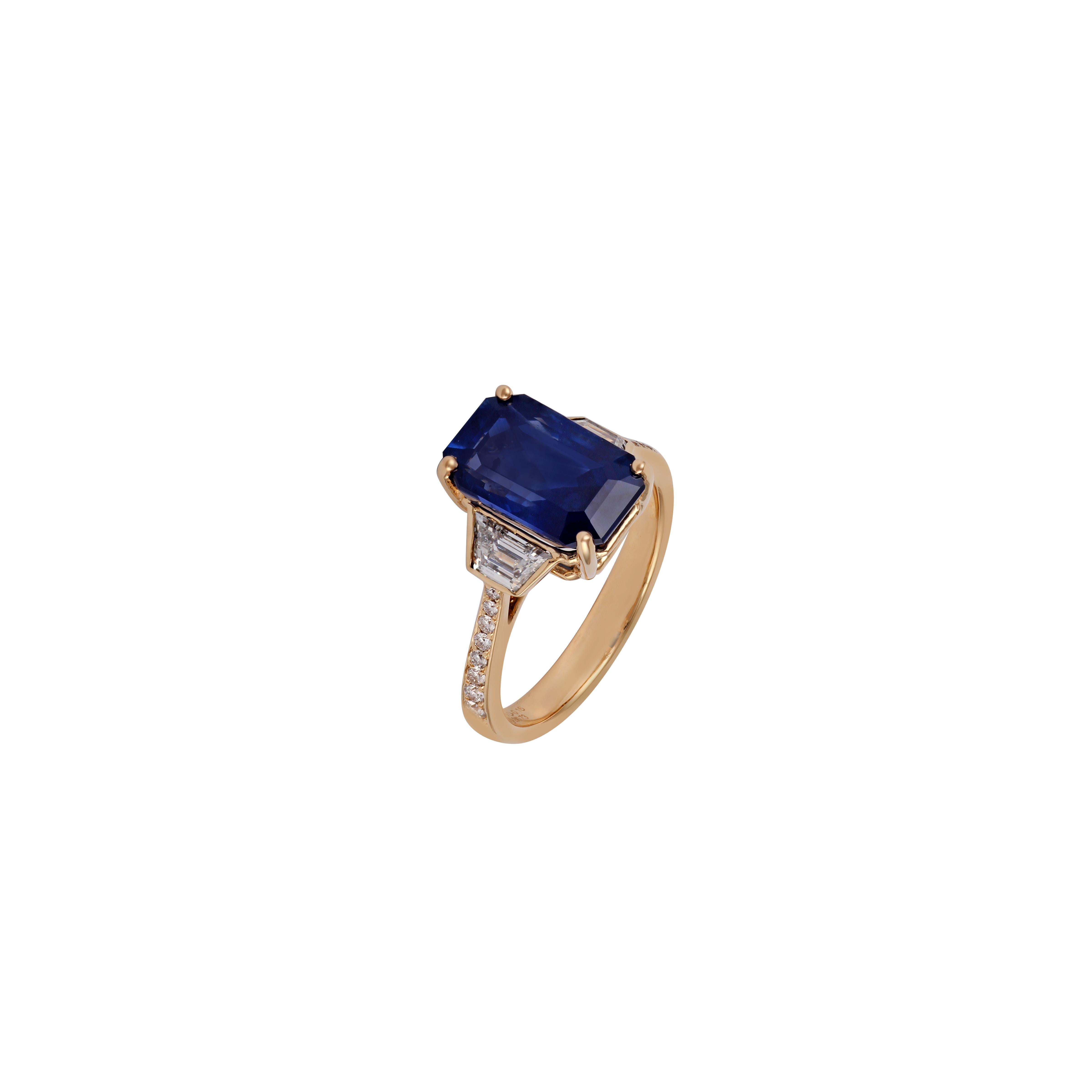 Mixed Cut 6.37 Carat Sapphire & Diamond Ring Studded in 18k Rose Gold For Sale