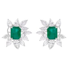 6,37 carati di smeraldo dello Zambia 7,7 carati di diamante Orecchini fini in oro bianco 10 carati