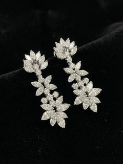 Boucles d'oreilles pendantes florales en diamant marquis et brillant rond de 6,38 carats, 18K White