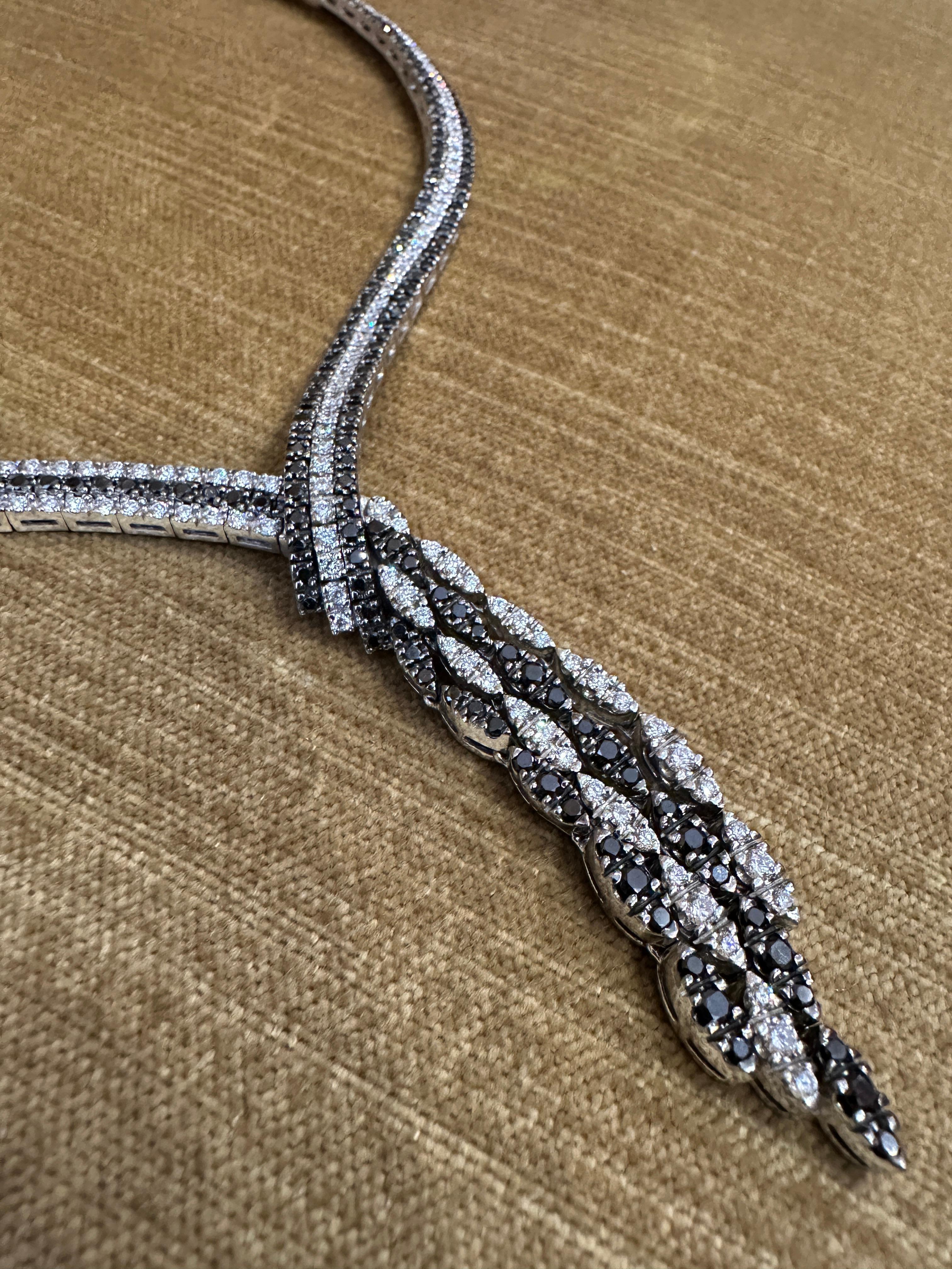 6.38 carat White and Black Diamond Tassel Necklace in 18K White Gold In Excellent Condition For Sale In La Jolla, CA