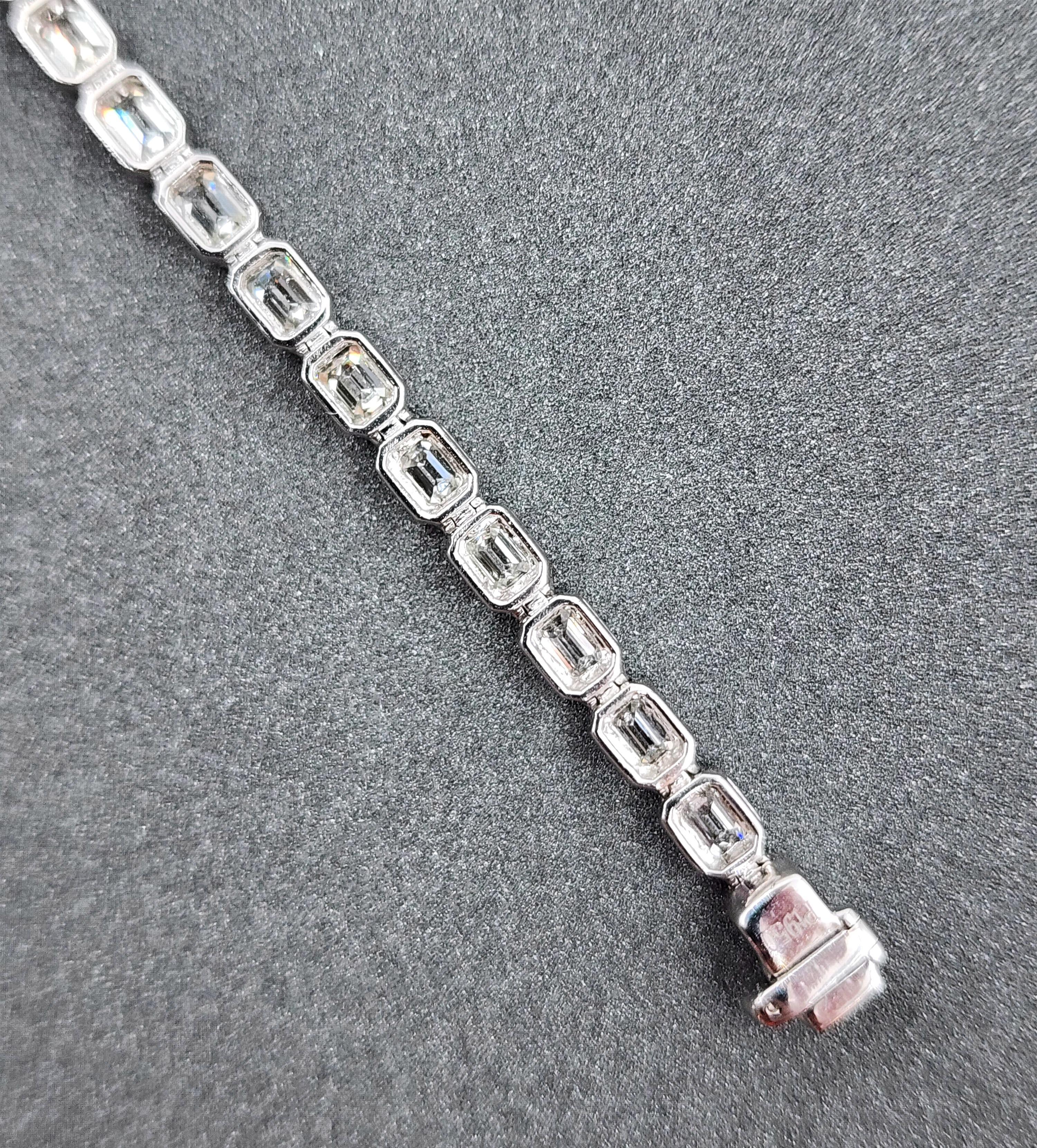 6.38 ct Emerald Cut East-West Bezel Set Tennis Bracelet For Sale 2