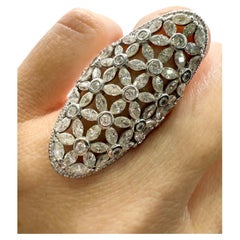 Anello con diamante da cocktail Marquise da 6,38 carati Anello con diamante lungo pazzo da 18 carati