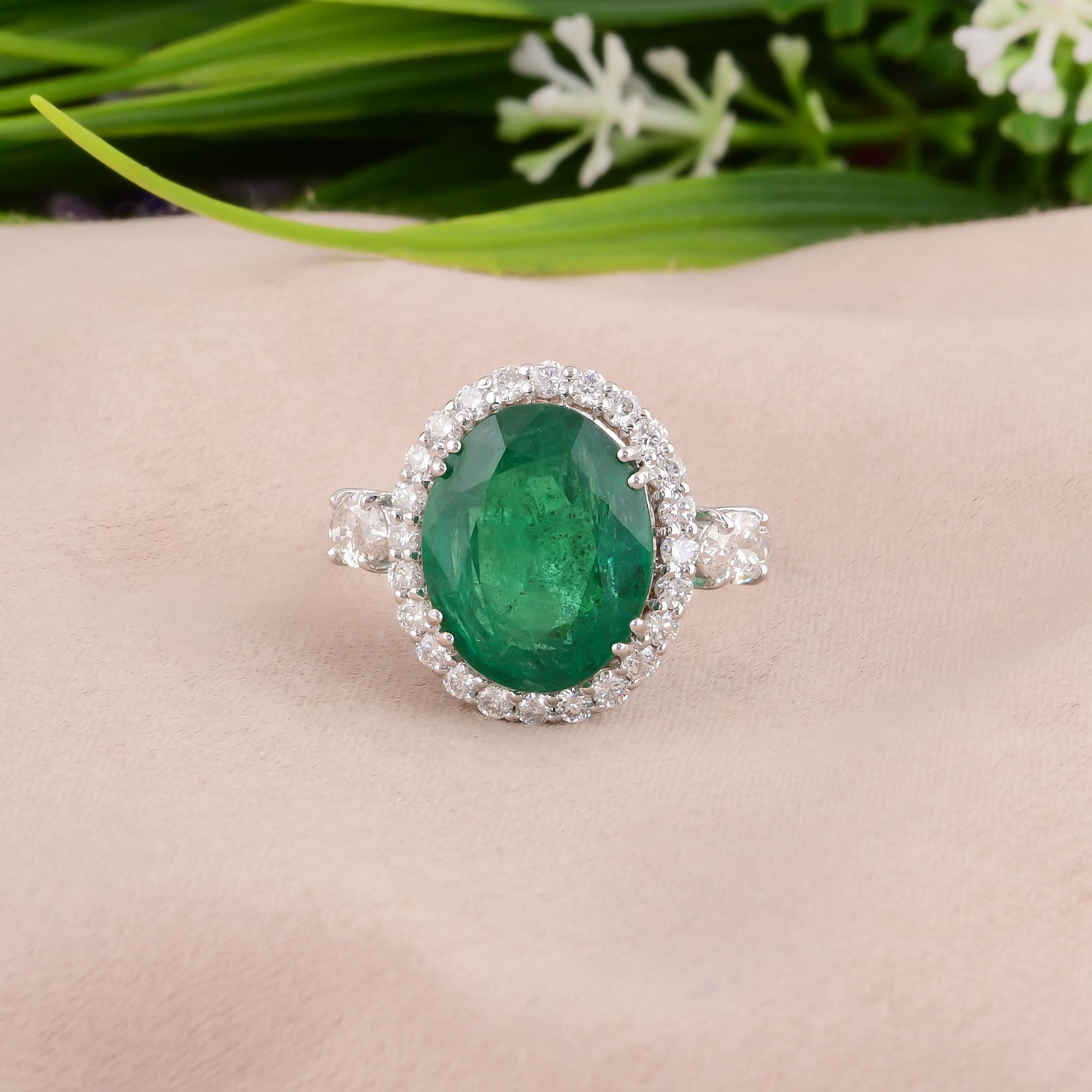 Im Angebot: 6,38ct natürlichen Smaragd Diamant Halo 18k Weißgold Geburtsstein Verlobungsring () 4