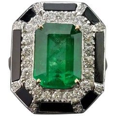 6.39 Carat Emerald, Onyx and Diamond 18 Karat Gold Cocktail Ring