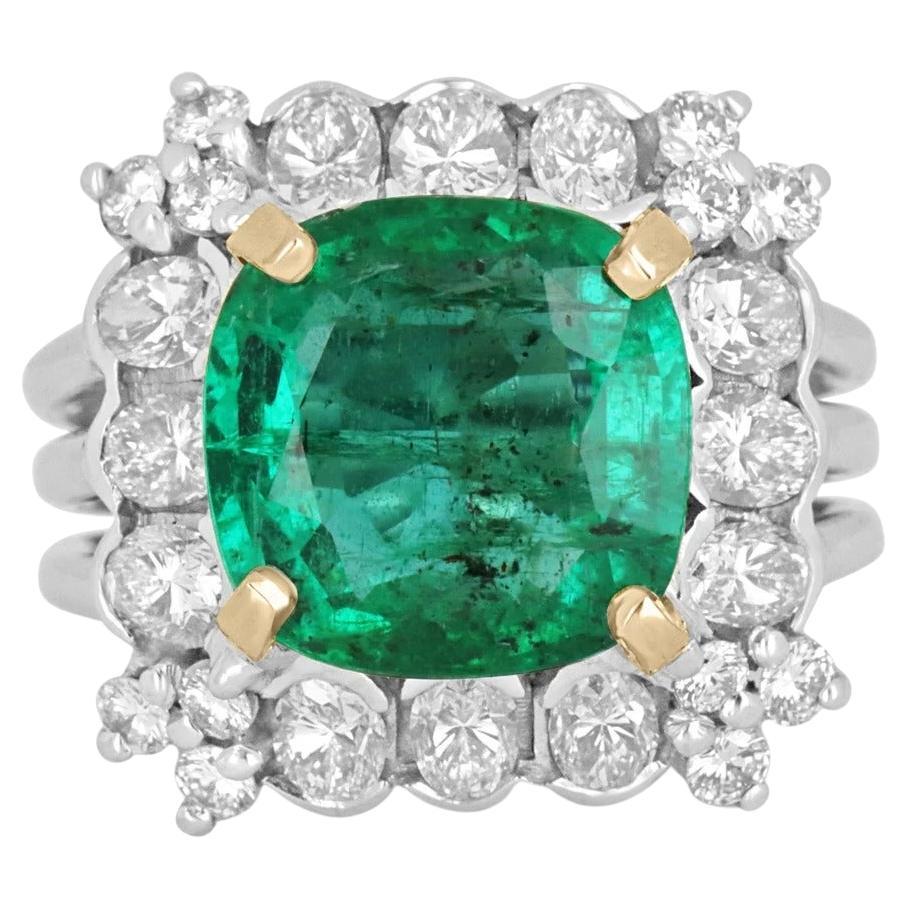 6.39tcw 18K Cocktail-Statement-Ring, natürlicher Smaragd im Kissenschliff & Diamant-Halo im Angebot
