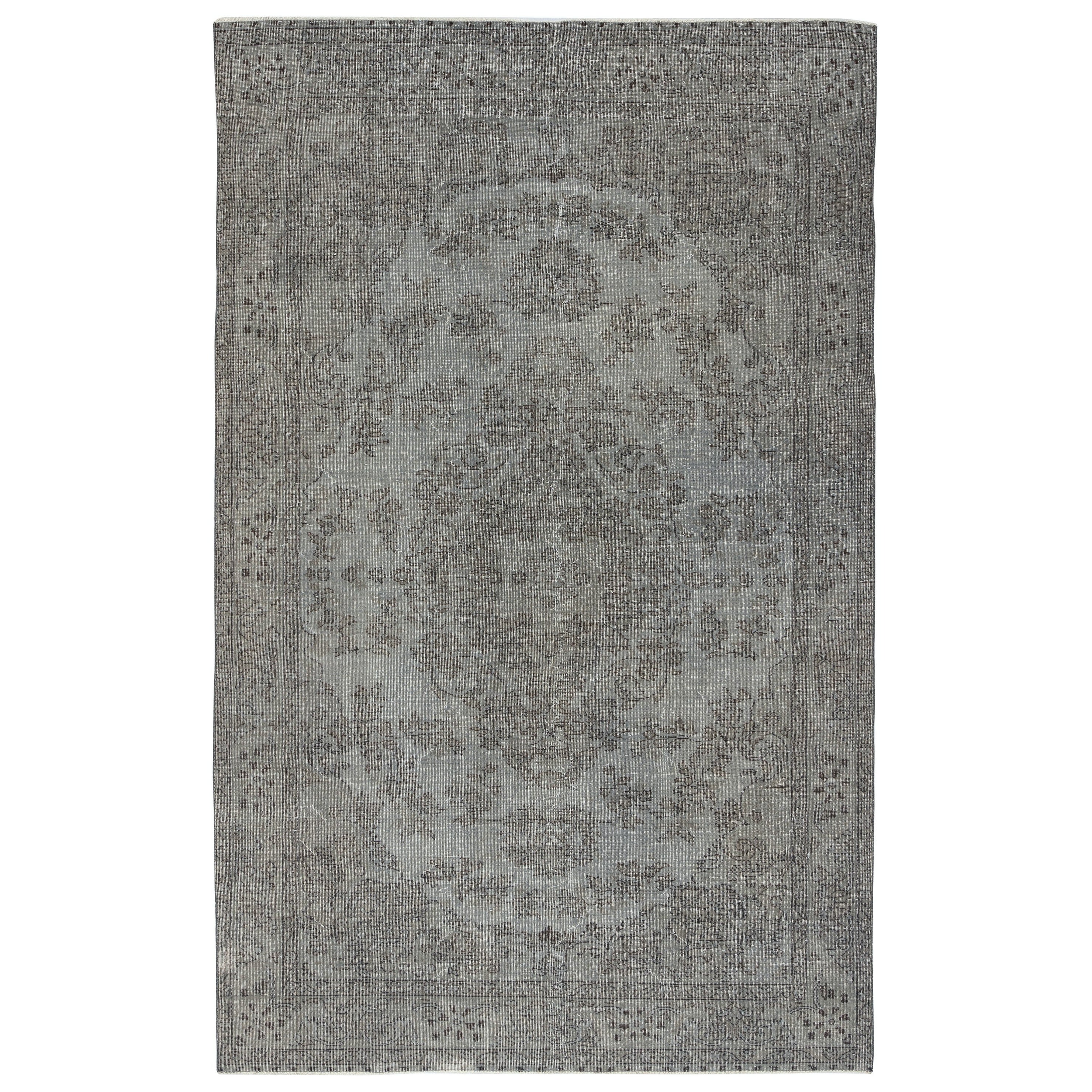 Tappeto vintage sovratinto grigio 6.3x10 Ft per interni moderni. Annodato a mano in Turchia