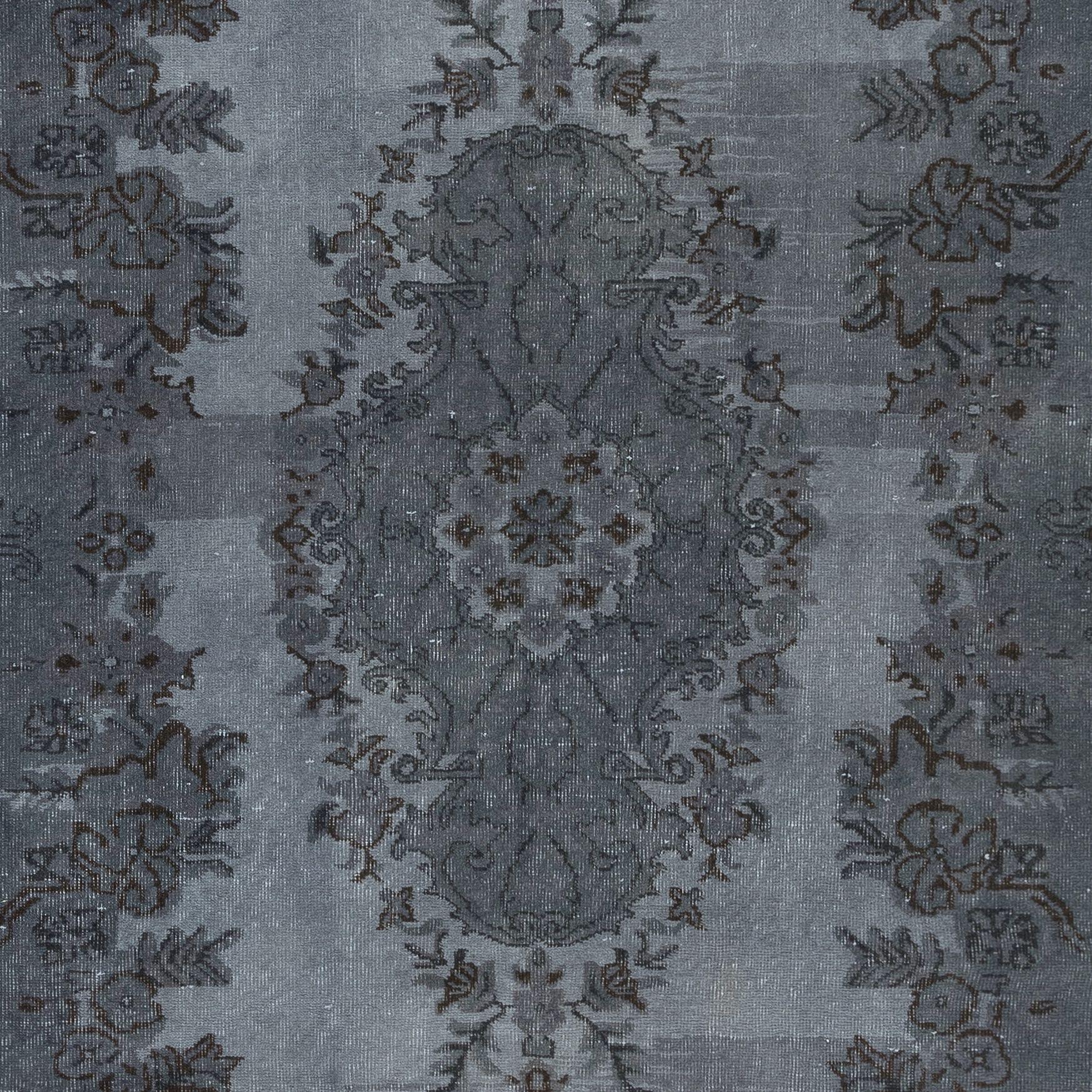 20th Century 6.3x10 Ft Handmade Gray Area Rug with Medallion Design. Modern Turkish Carpet For Sale