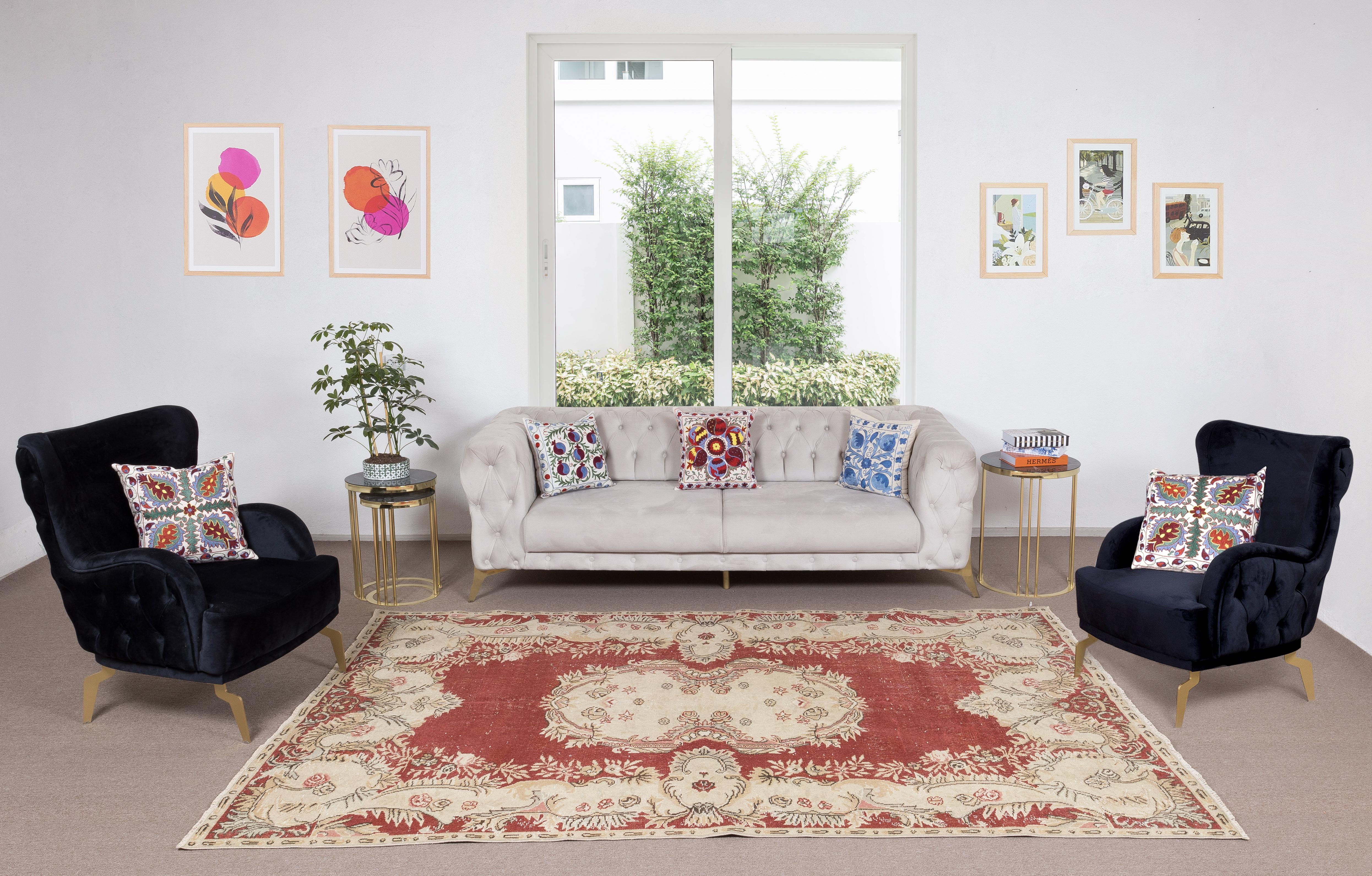 6.3x10 ft Einzigartiger handgefertigter anatolischer Teppich in Rot und Beige im Zustand „Gut“ im Angebot in Spring Valley, NY