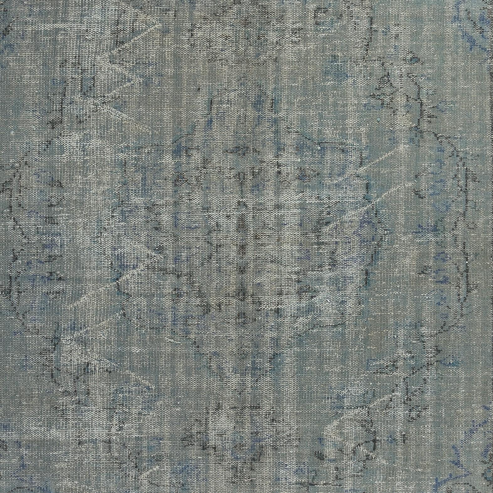 Noué à la main 6.3x10 Ft Vintage Turkish Area Rug redyed in Blue Color for modern interiors en vente
