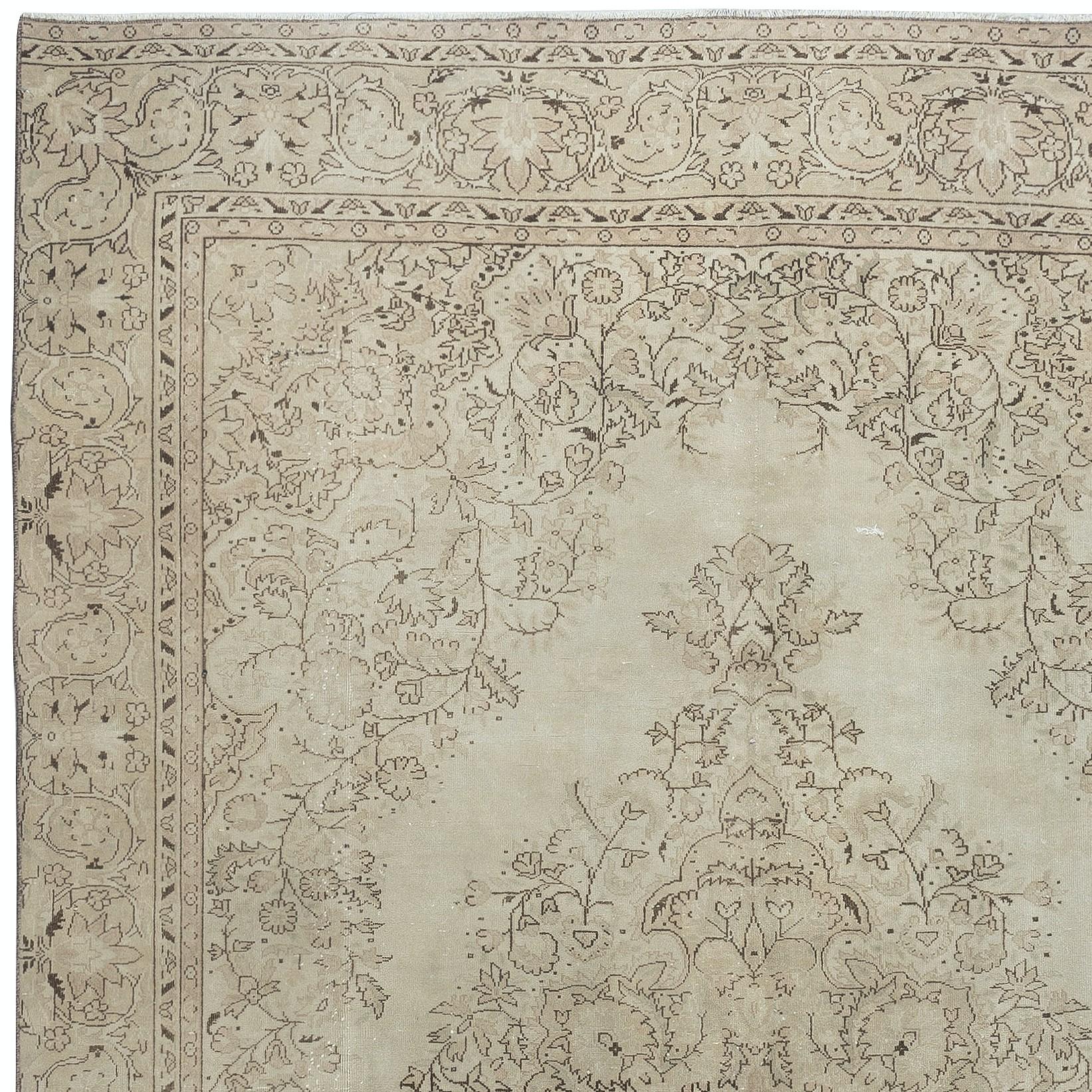 Turco 6.3x10.2 Ft Tappeto beige fatto a mano unico nel suo genere, tappeto turco vintage sbiadito dal sole in vendita