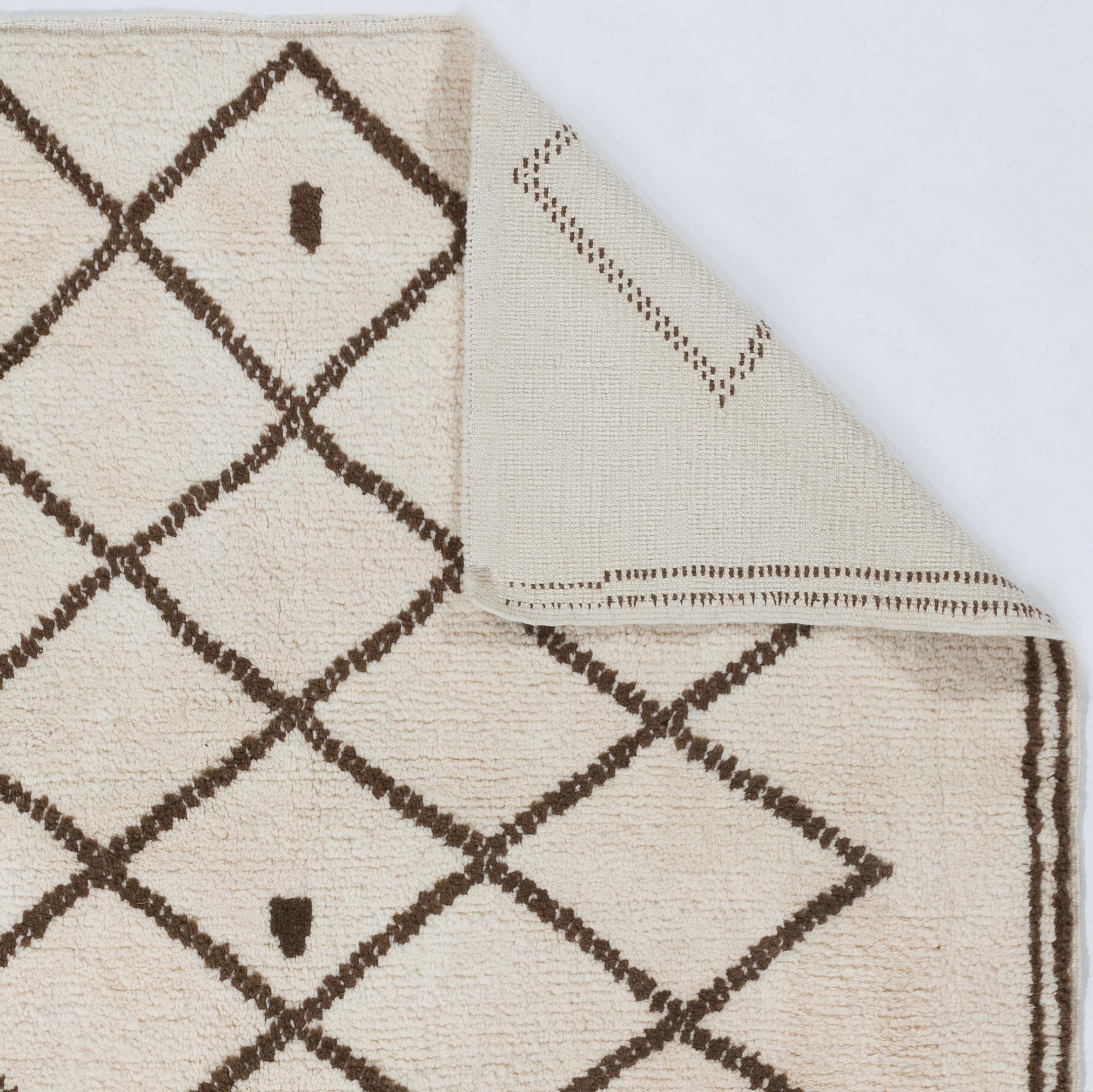 6.3x6.3 Ft Moroccan Berber Rug. 100% Natural Wool. Lattice Design Shaggy Carpet For Sale 1