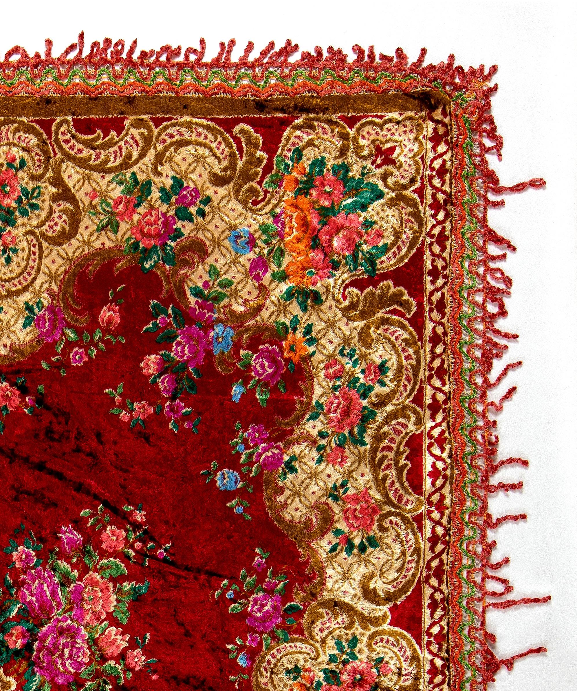 Bessarabian 6.3x7.6 Ft Vintage Floral Moldovan Velvet Table Cover with Crochet Border