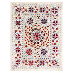 Couverture de lit en broderie de soie de 6,3 x 8 pieds. Nouveau Suzani Throw. Suspension murale faite à la main