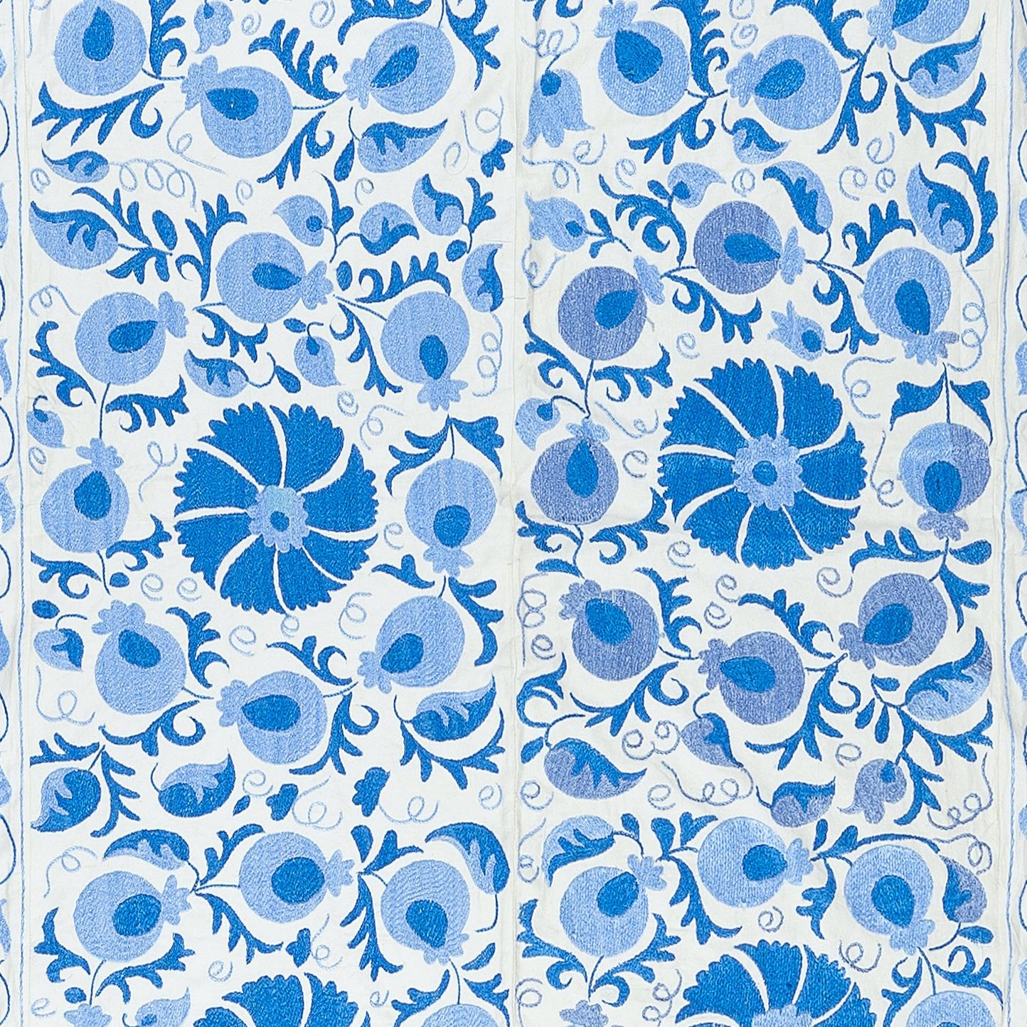 Uzbek 6.3x8.3 Ft Classic Suzani Silk Embroidery, New Wall Hanging, Throw, Bedspread For Sale