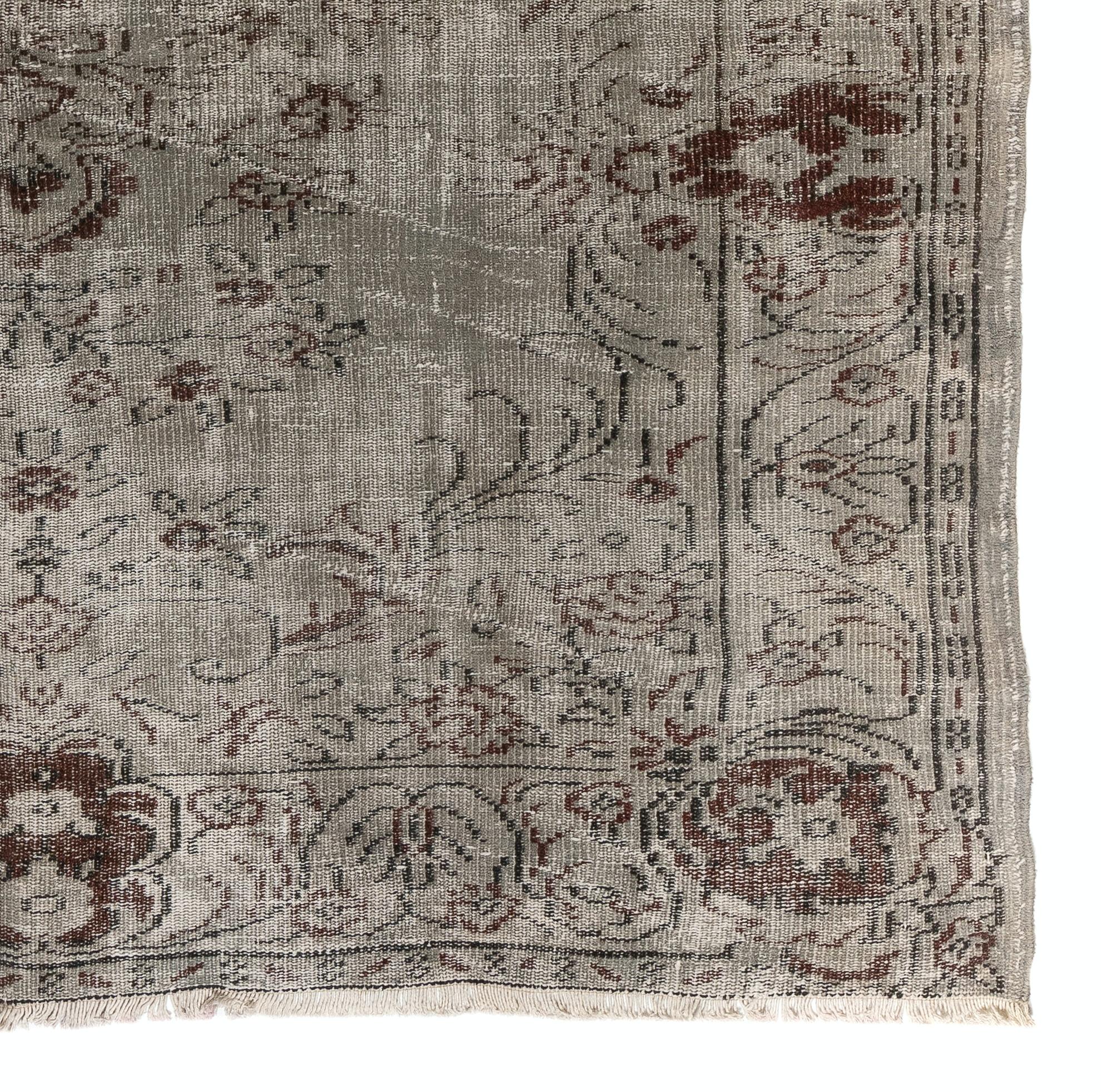 6.3x9 ft Vintage Handmade Turkish Area Rug in Gray with Floral Medallion Design In Good Condition For Sale In Philadelphia, PA