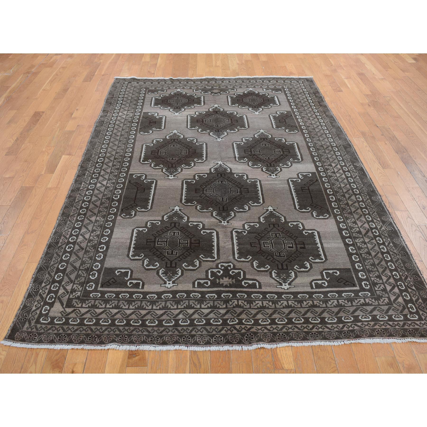 Agreeable Gray, Earthtone Color, Vintage Afghan Baluch with Bold Geometric Pattern, Natural Color, Hand Knotted, Pure Wool, Oriental Rug
Matières premières : Laine
Latex : Non
Hauteur des poils : 0,25 pouces
Style : Traditionnel
Couleur primaire :