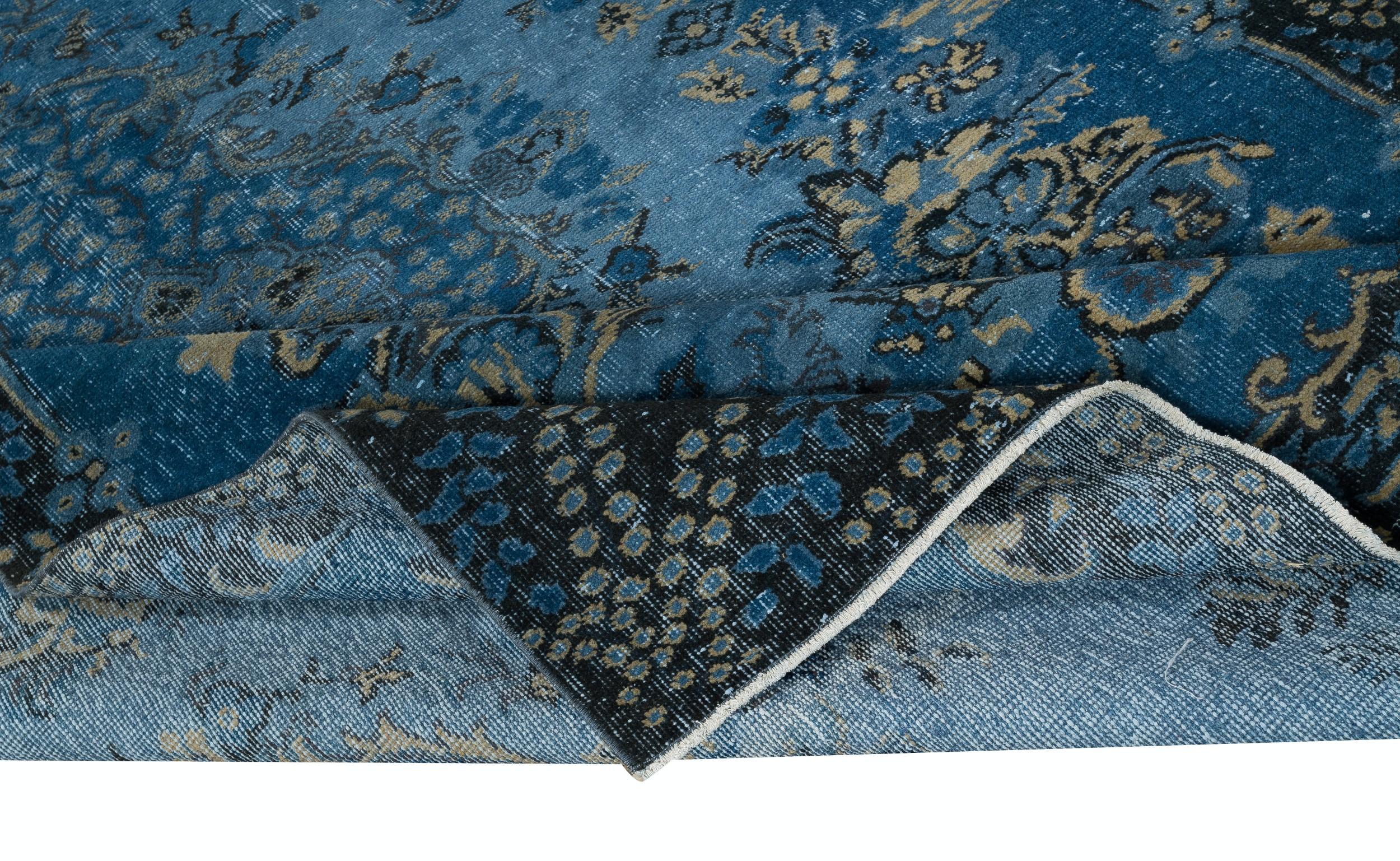 Moderno Tappeto per l'area con design a medaglione 6.3x9.4 Ft in blu, annodato a mano in Turchia in vendita