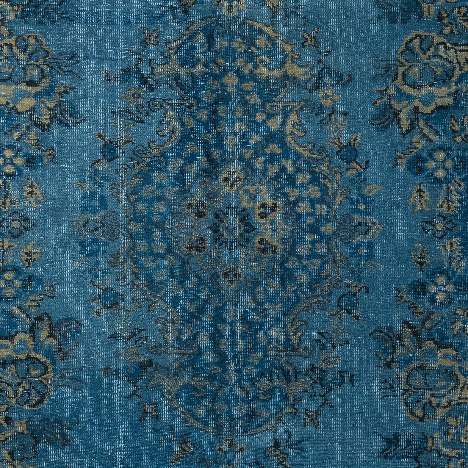 Annodato a mano Tappeto per l'area con design a medaglione 6.3x9.4 Ft in blu, annodato a mano in Turchia in vendita