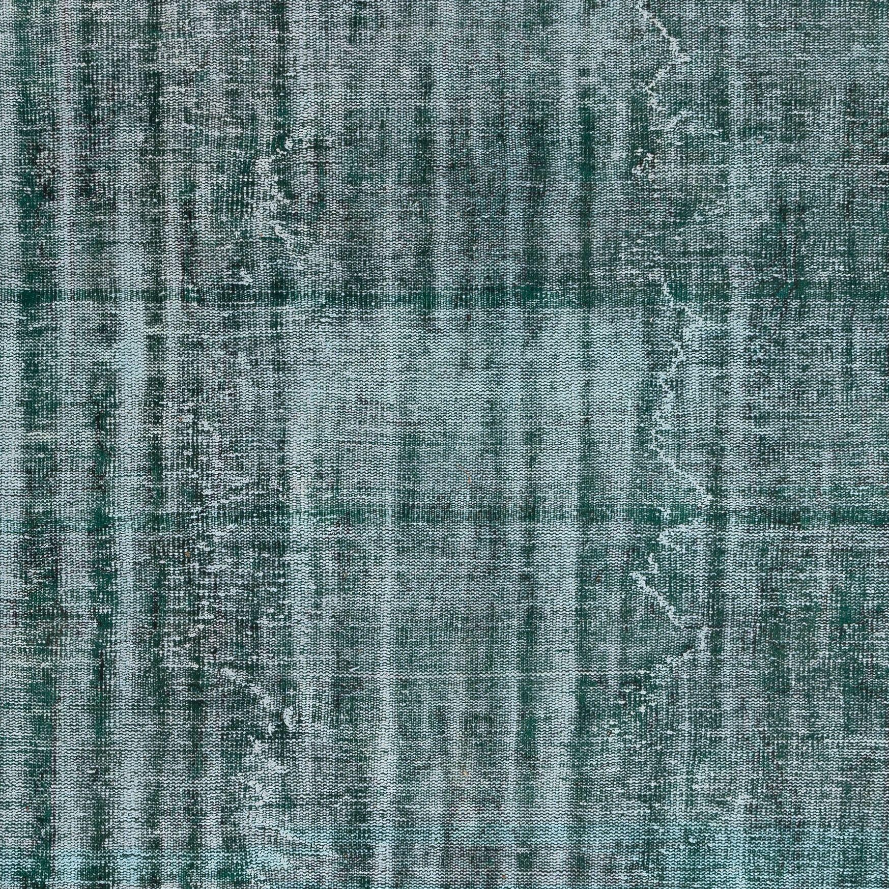 Tissé à la main 6.3x9.5 Ft Distressed Look Dark Green Rug, Handmade Turkish Shabby Chic Carpet (tapis turc de style shabby chic) en vente