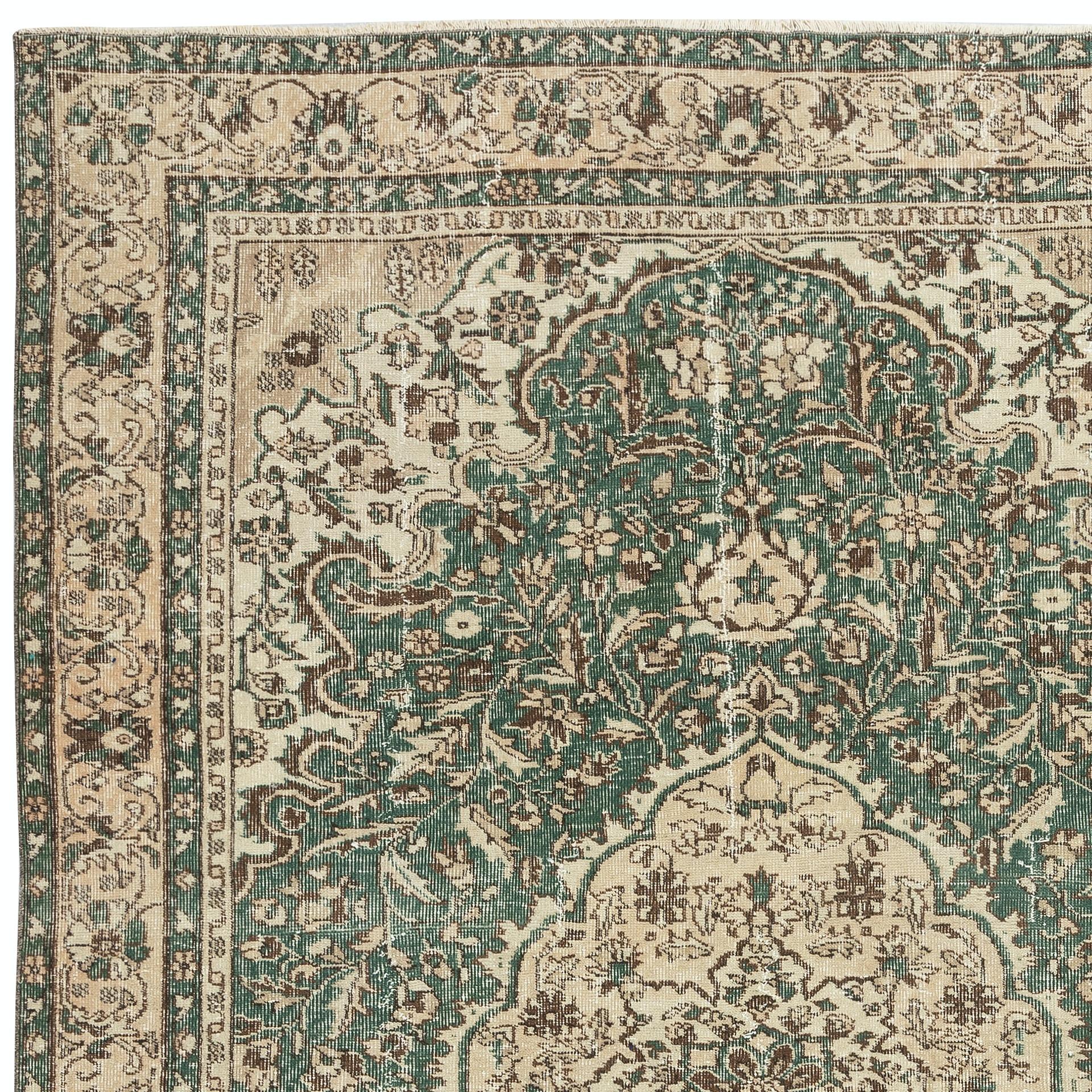 6.3x9.6 Ft Traditioneller Türkischer Wollteppich. Vintage Grüner handgeknüpfter Flächenteppich im Zustand „Gut“ im Angebot in Spring Valley, NY