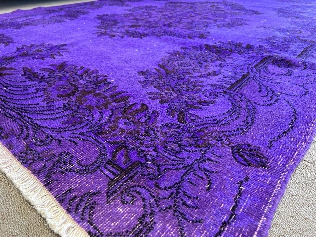 Hand-Woven 6.3x9.6 Ft Vintage Handmade Turkish Area Rug in Purple Color 4 Modern Interiors