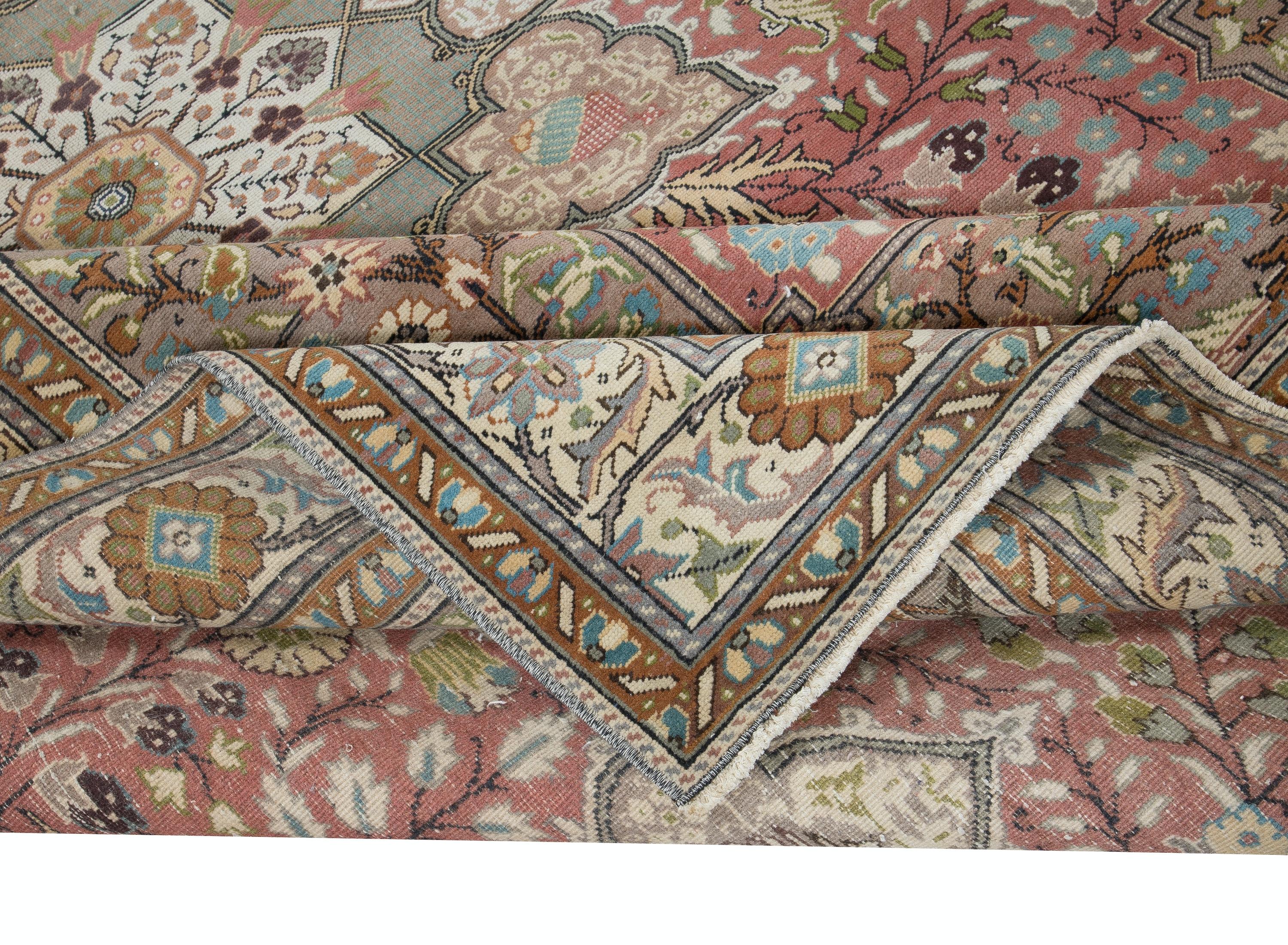Rustico Tappeto Vintage Turkish Kysari 6.3x9.7 Ft. Tappeto orientale classico, fine e senza tempo in vendita