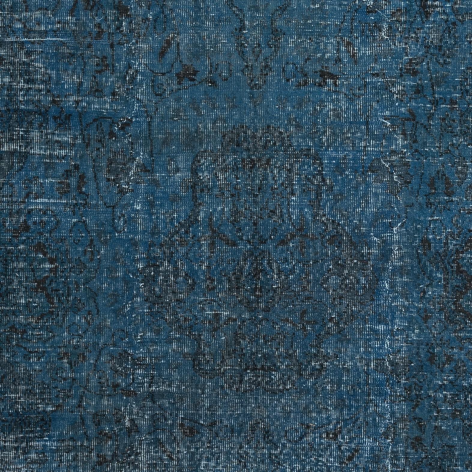 Alfombra contemporánea de lana turca de color azul oscuro, hecha a mano, de 2,5 x 3,8 metros Anudado a mano en venta