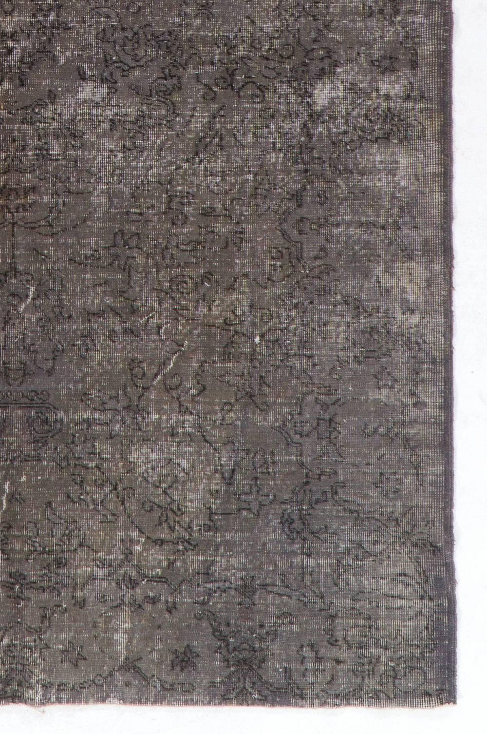 6.3x9.8 ft Vintage Minimalist Distressed Hand-Knotted Türkisch Bereich Teppich in Grau im Zustand „Gut“ im Angebot in Philadelphia, PA