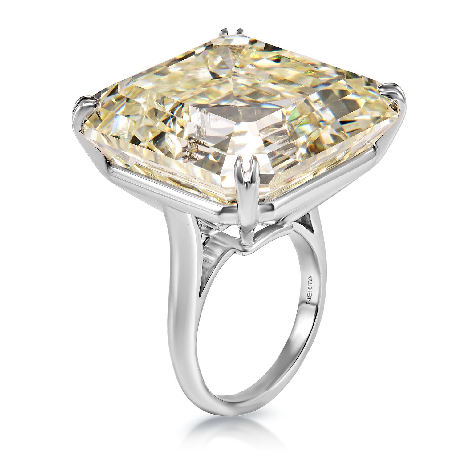 64 Karat Diamant-Verlobungsring mit Asscher-Schliff, GIA-zertifiziert O - P SI1 im Zustand „Neu“ im Angebot in New York, NY