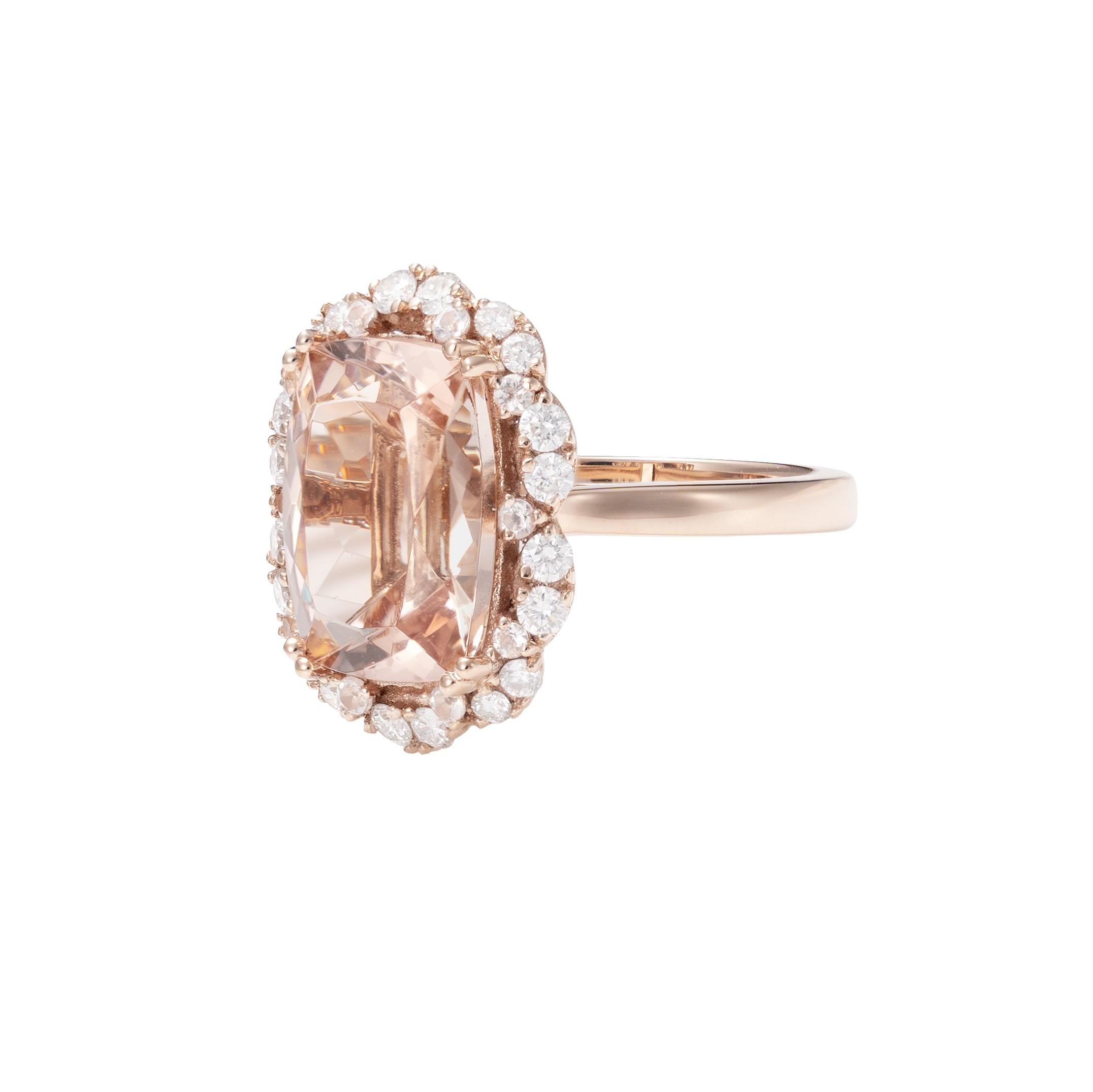 Contemporary 6.4 Carat Morganite and Diamond Ring in 18 Karat Rose Gold For Sale
