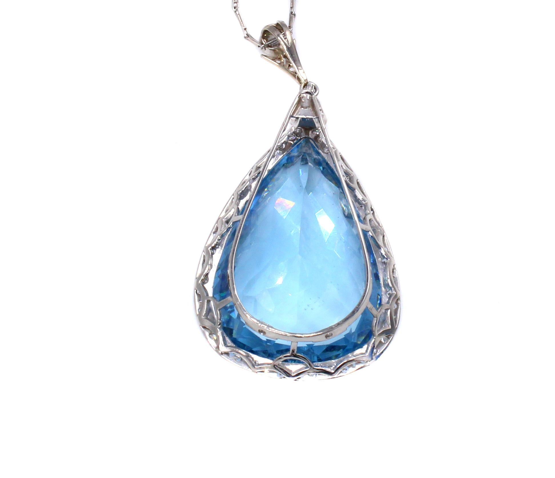 santa maria aquamarine pendant