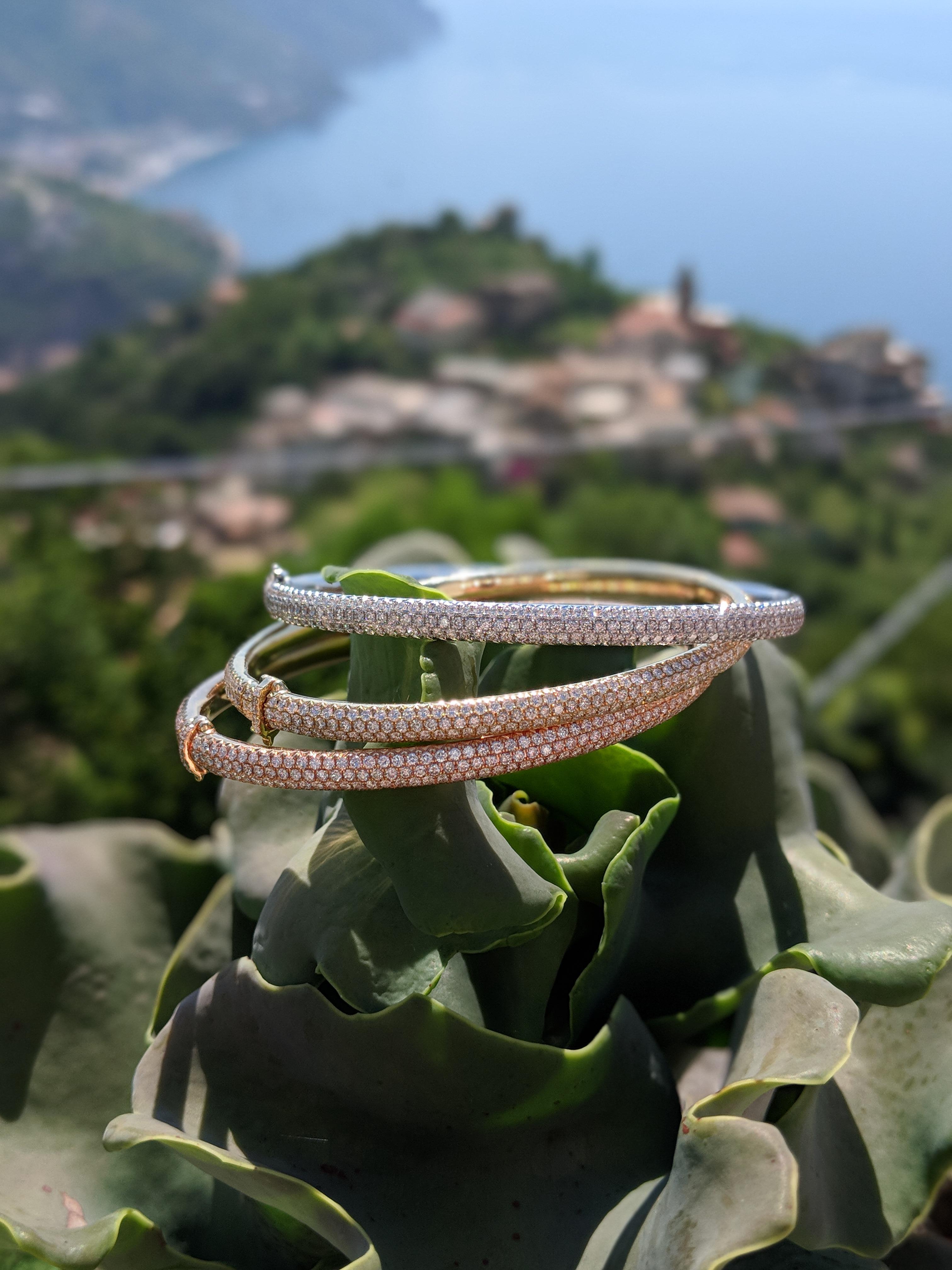 64 Facets 8.25 Carat Three Gold Pave Diamond Bangle Set, Diamond Bracelet Set For Sale 1
