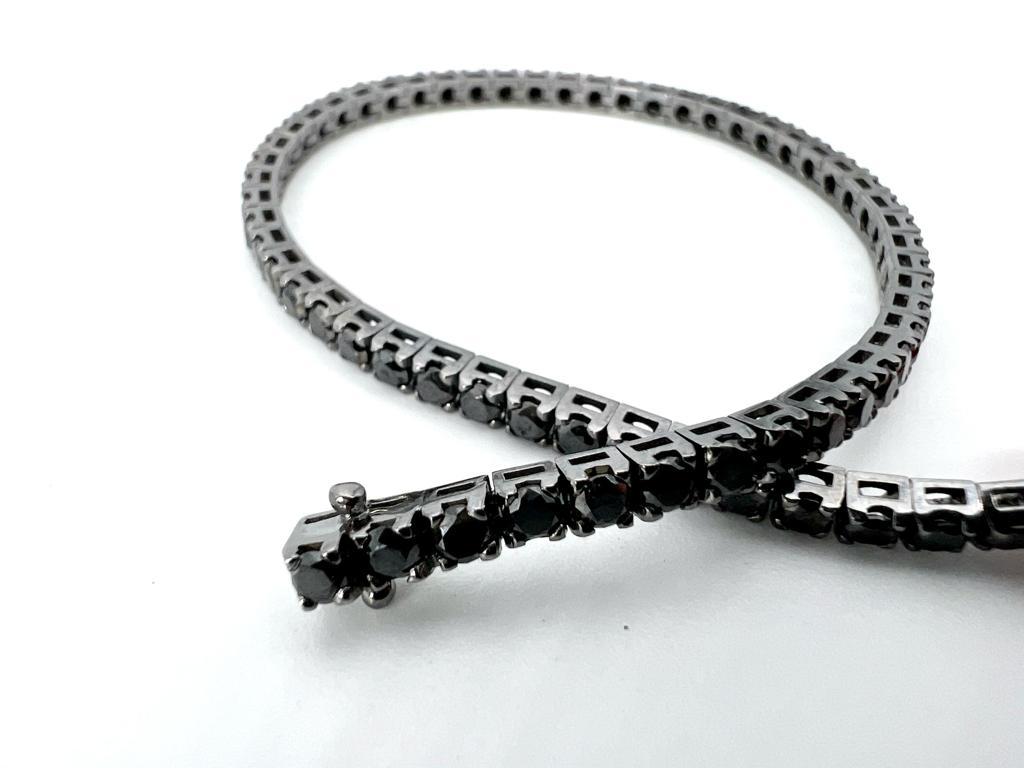 Contemporary 6.40 Carat Black Diamond in 18Kt Black Gold Unisex Tennis Bracelet For Sale 3